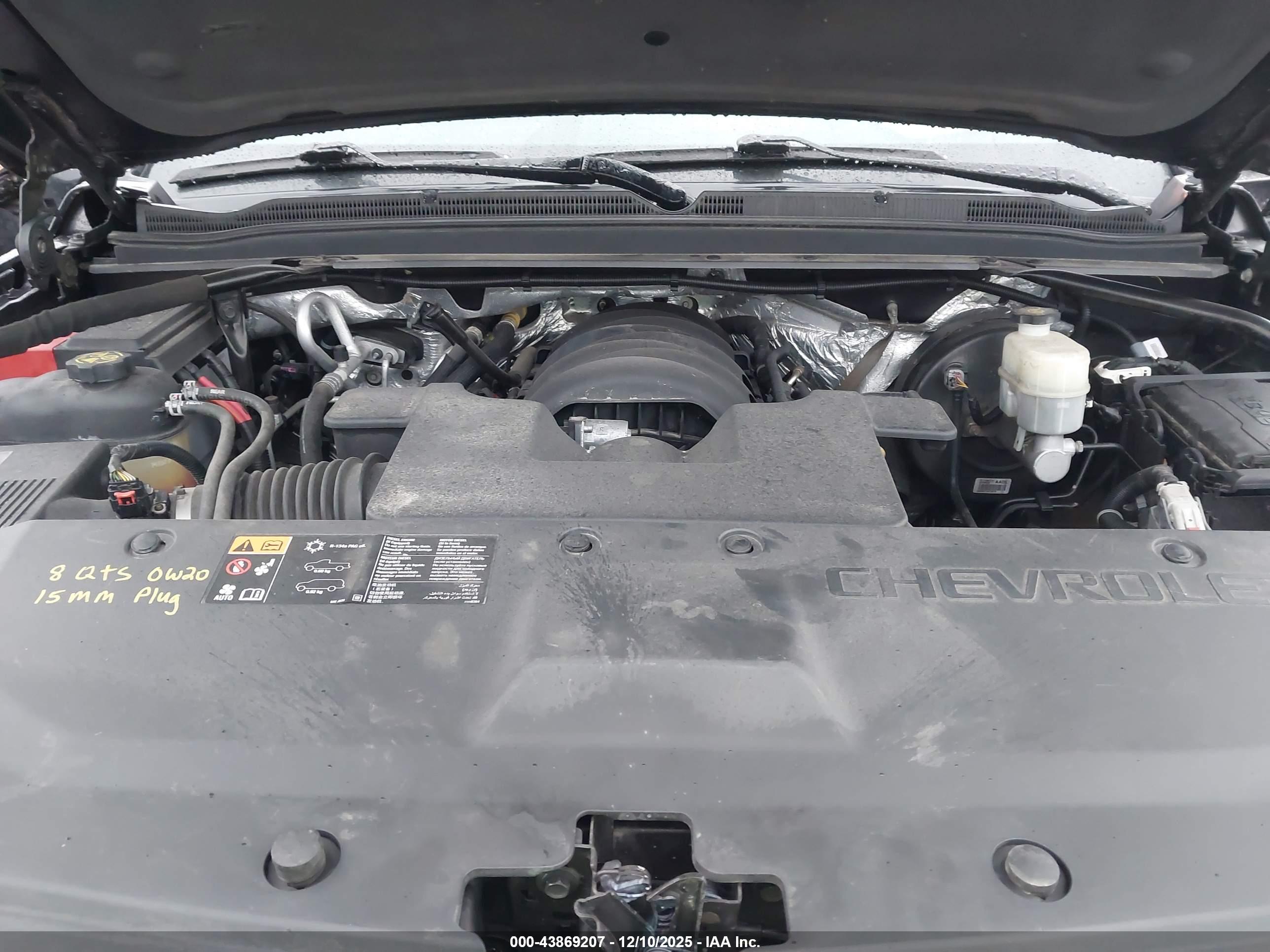 CHEVROLET SUBURBAN image 10