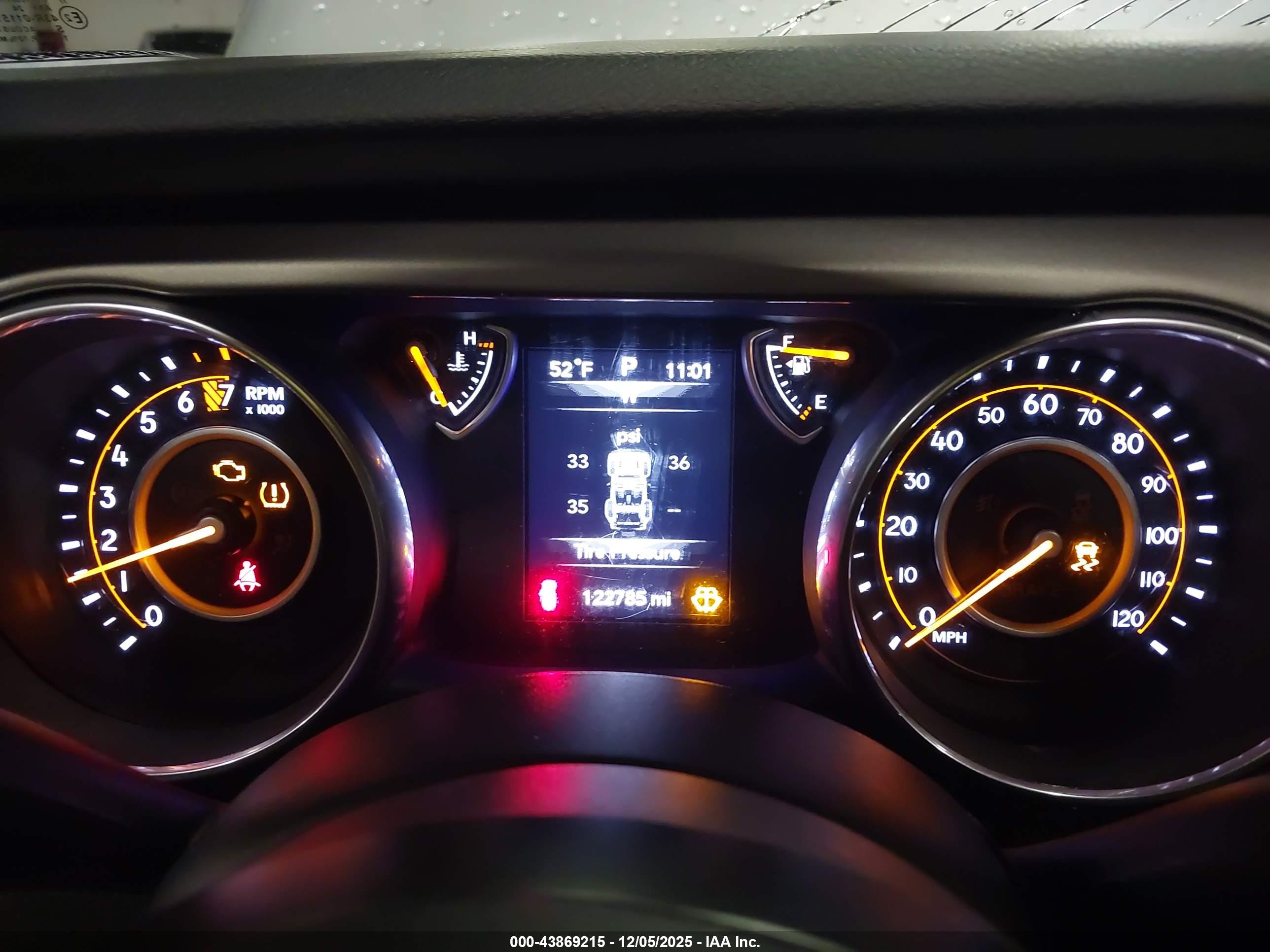 JEEP WRANGLER image 7