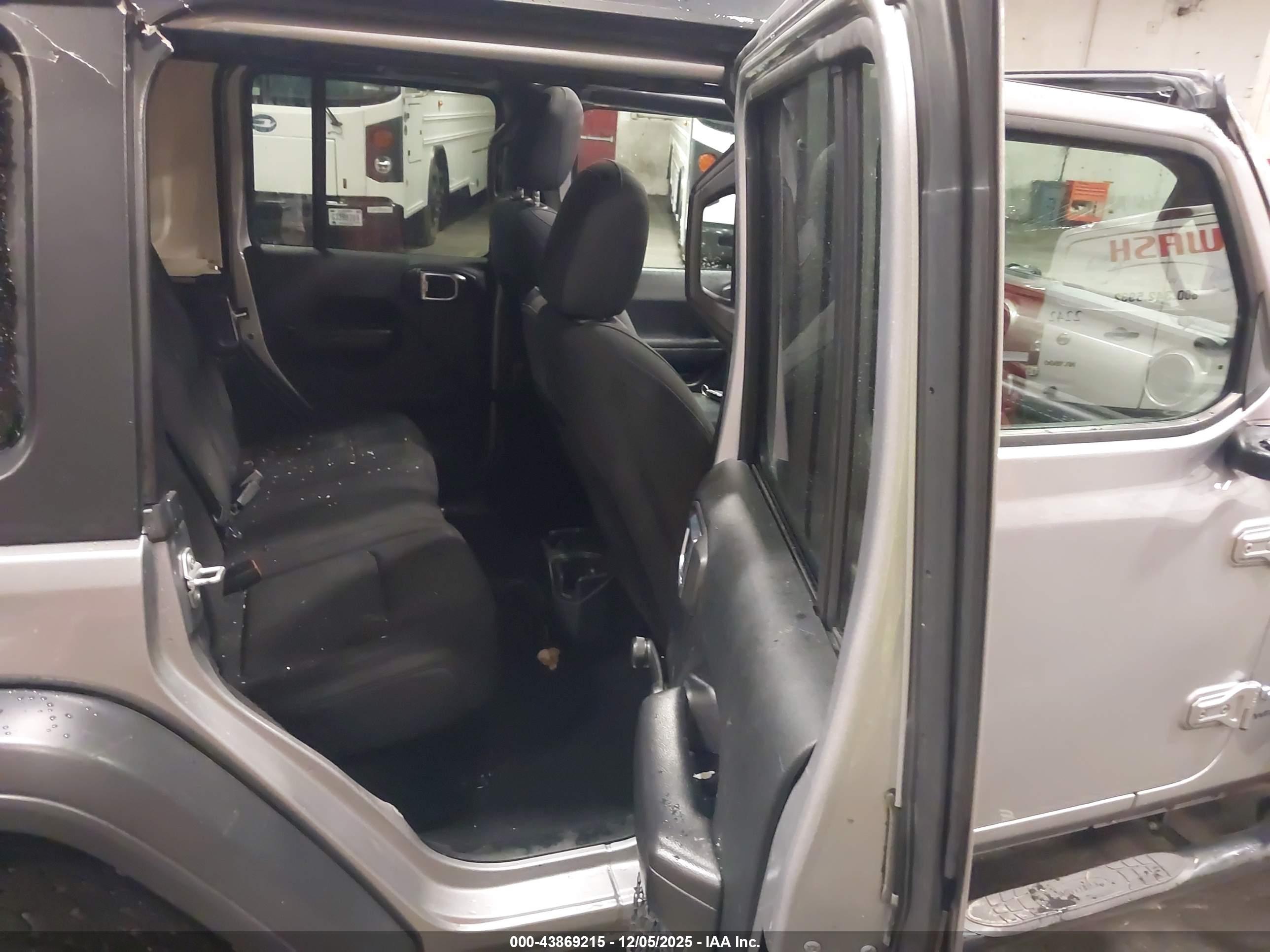 JEEP WRANGLER image 8
