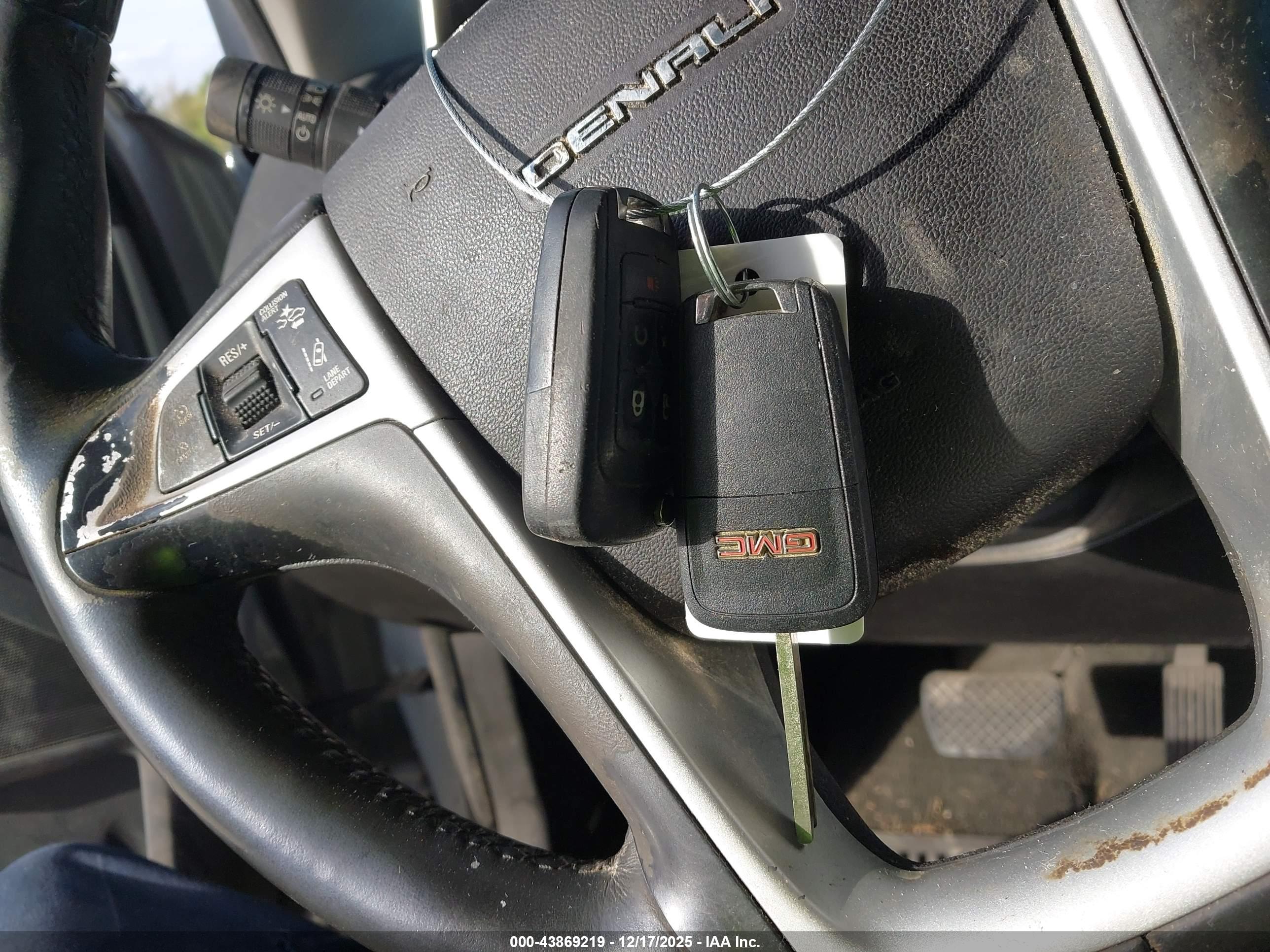 GMC TERRAIN image 11