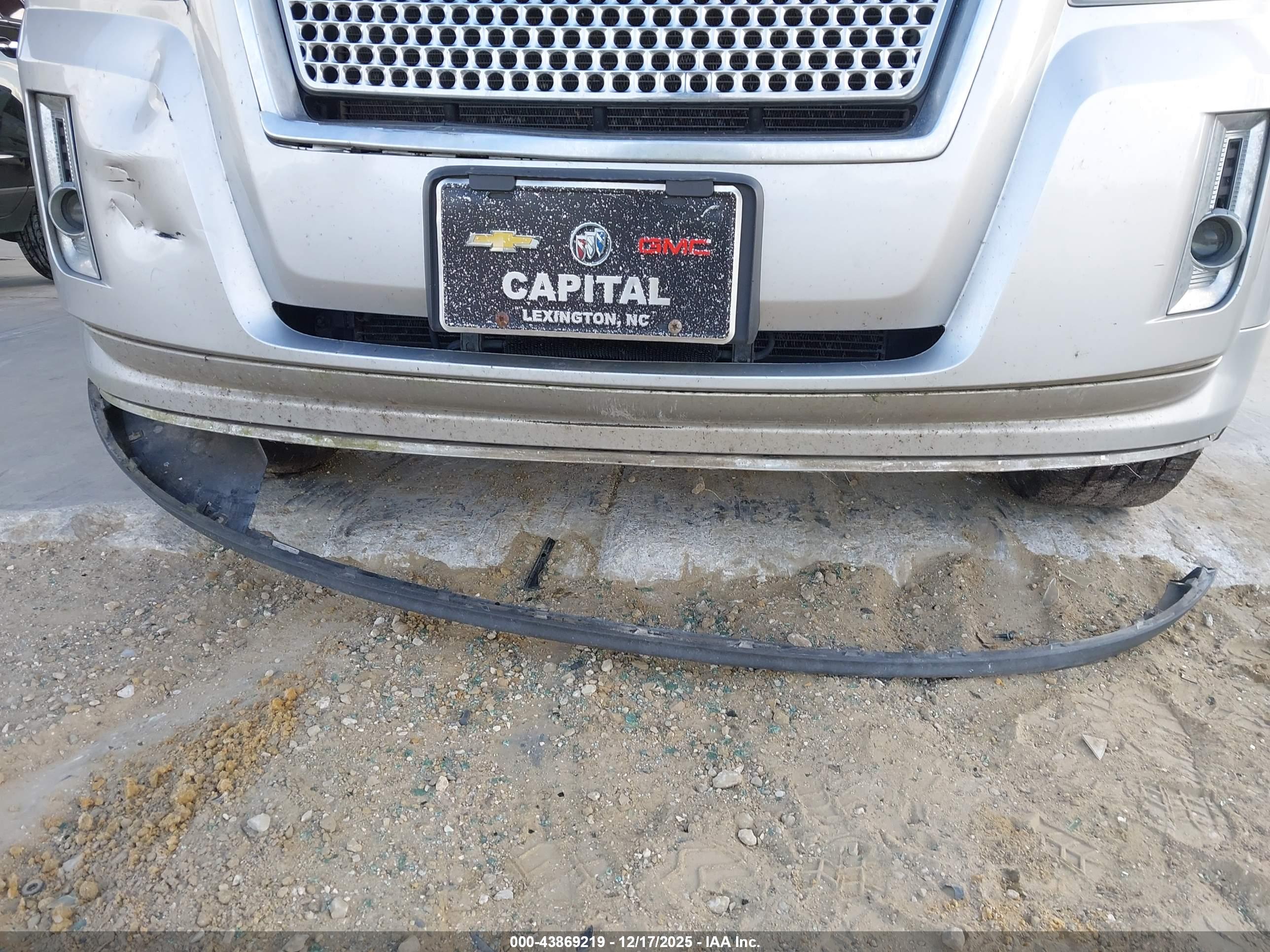 GMC TERRAIN image 6