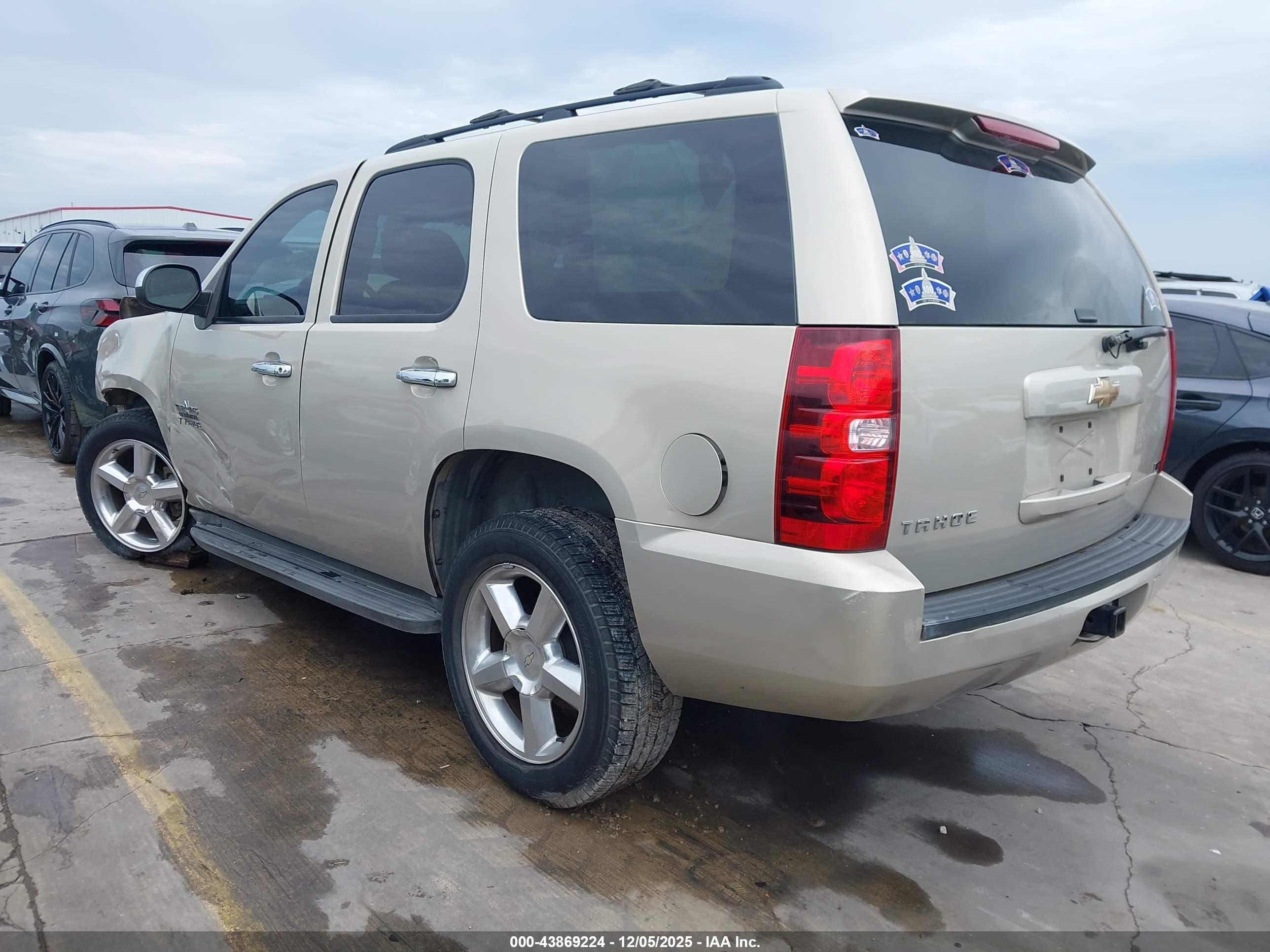 CHEVROLET TAHOE image 3