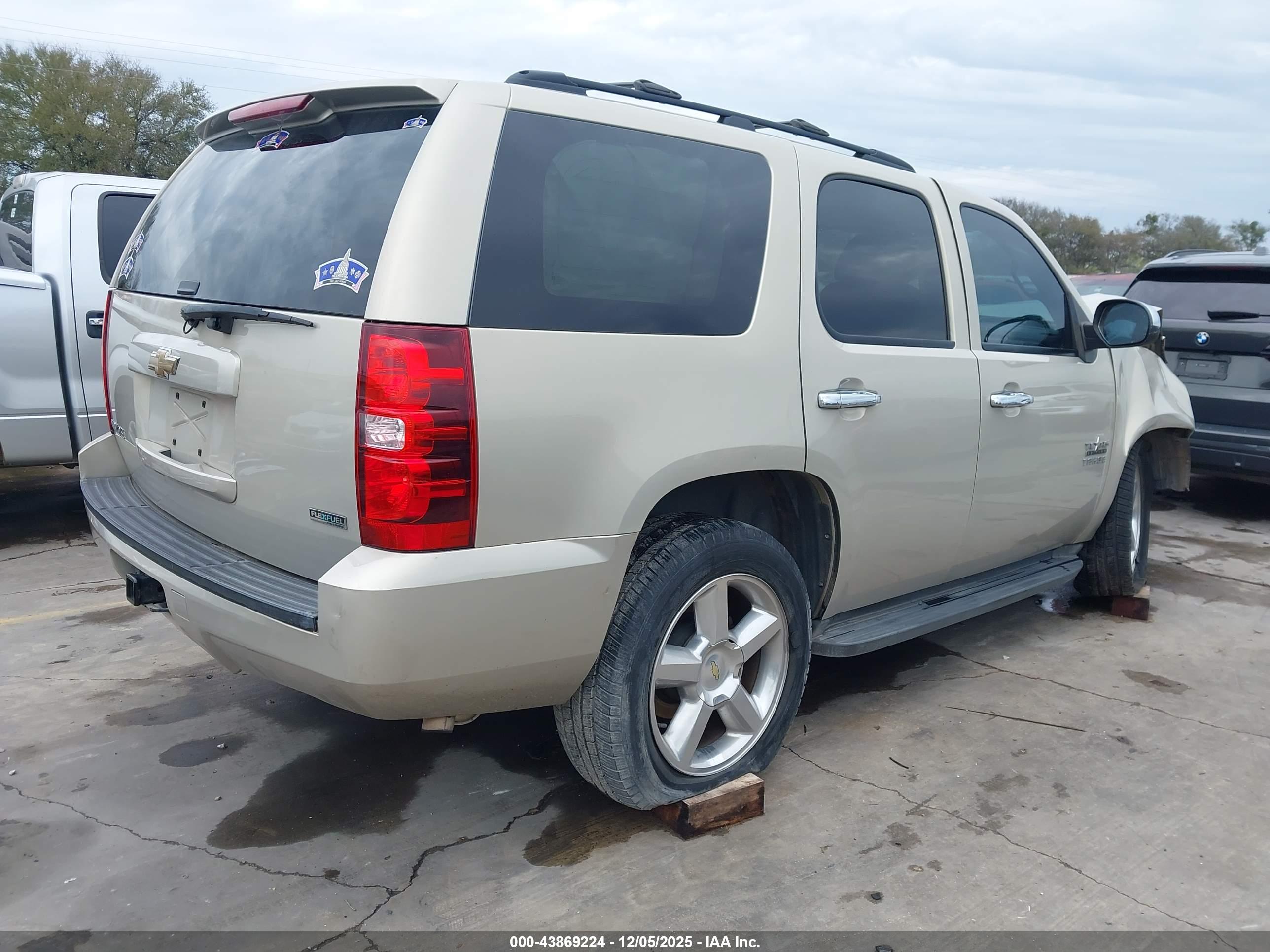 CHEVROLET TAHOE image 4