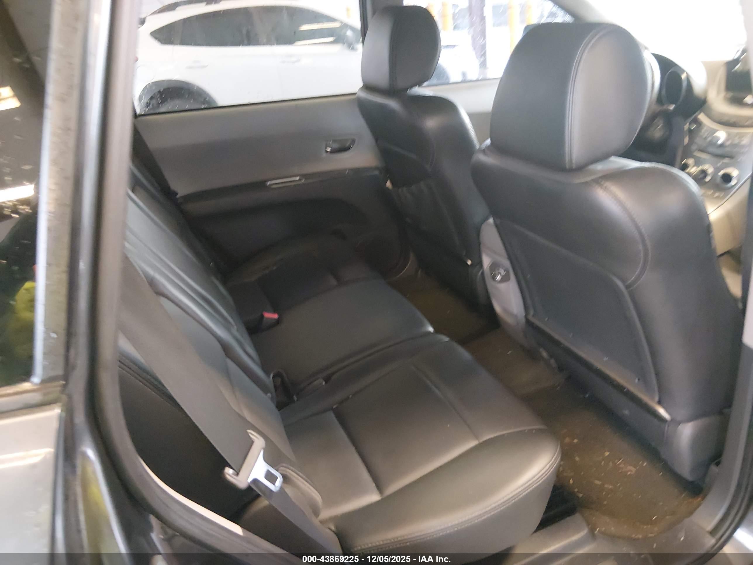 SUBARU TRIBECA image 8