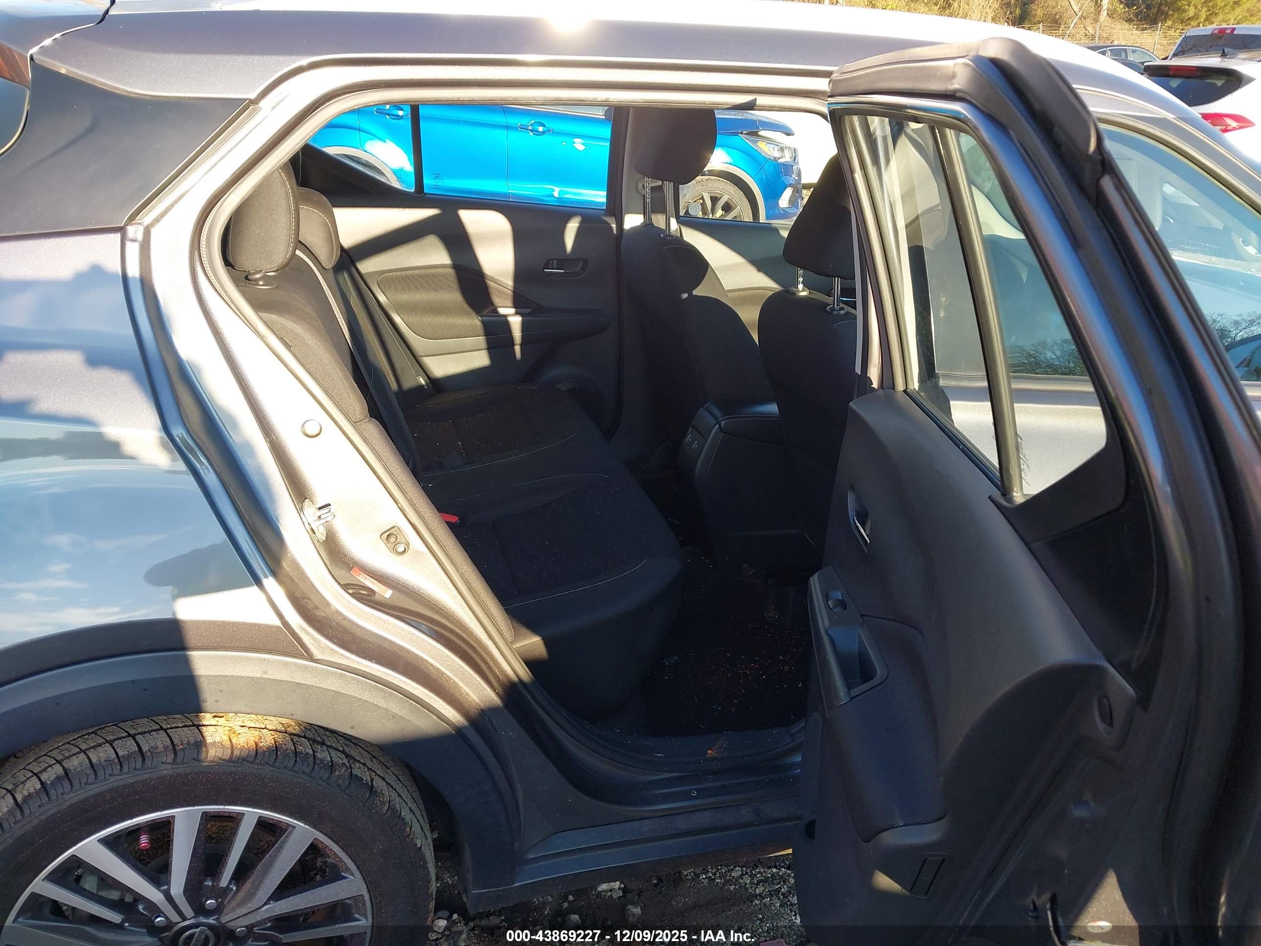 NISSAN KICKS image 8