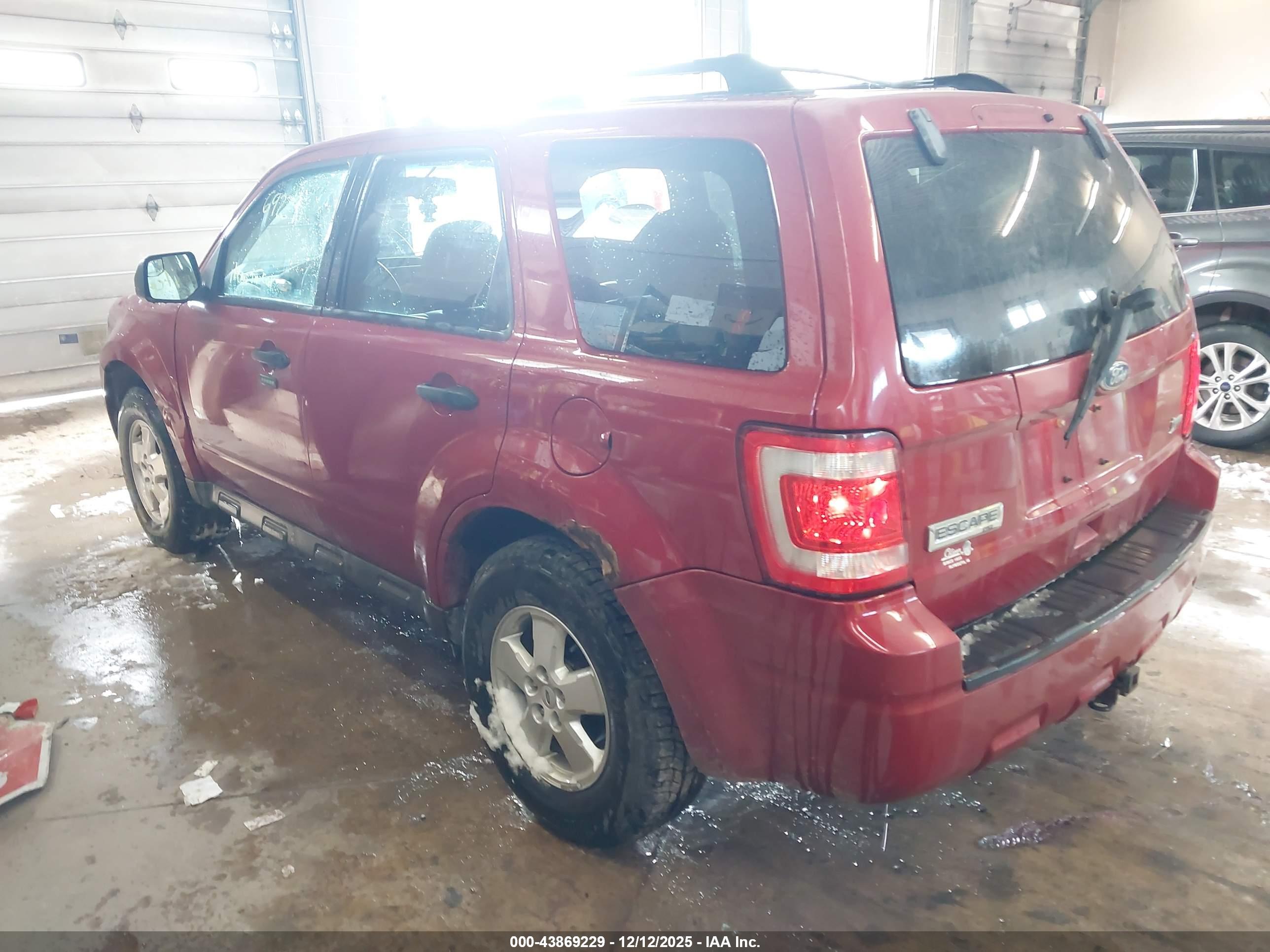 FORD ESCAPE image 3