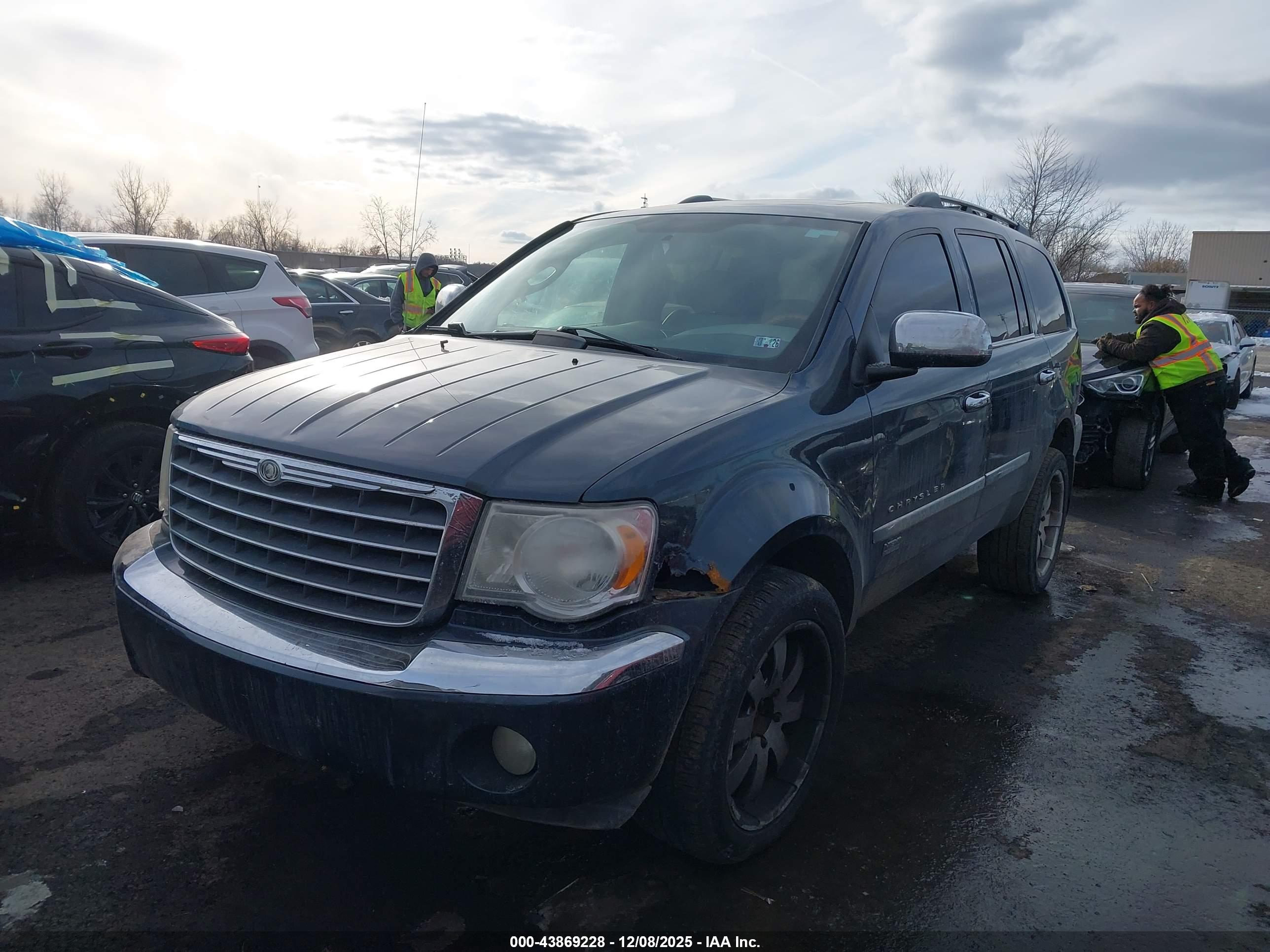 CHRYSLER ASPEN image 2