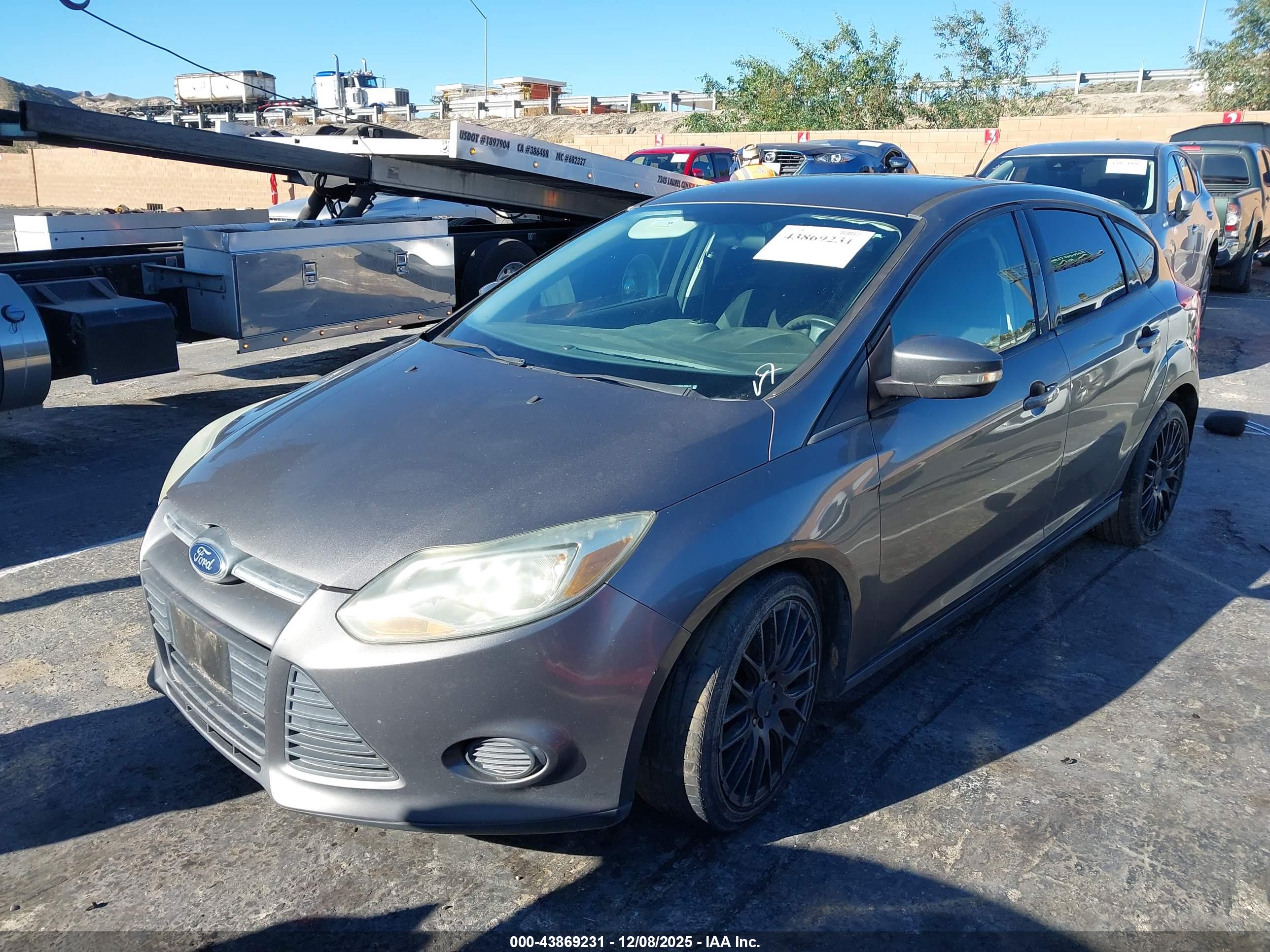 FORD FOCUS image 2