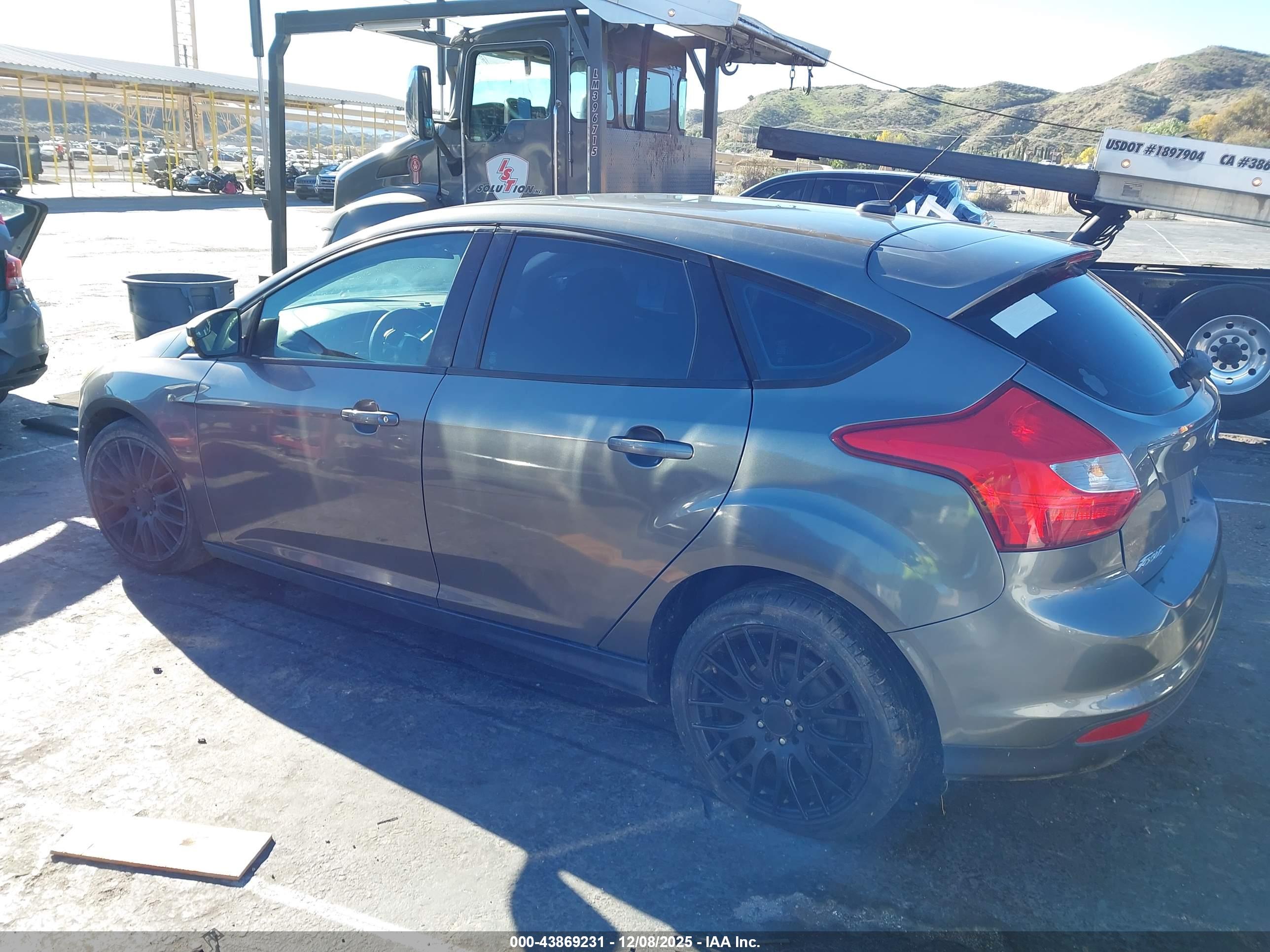 FORD FOCUS image 3
