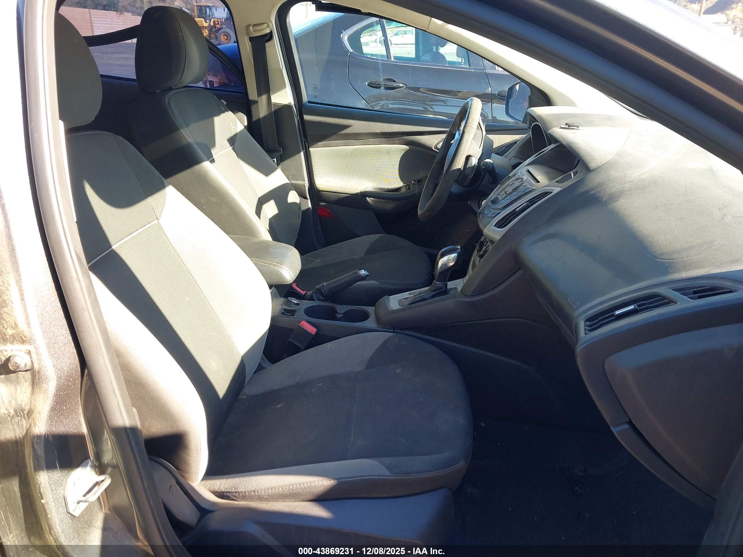 FORD FOCUS image 5