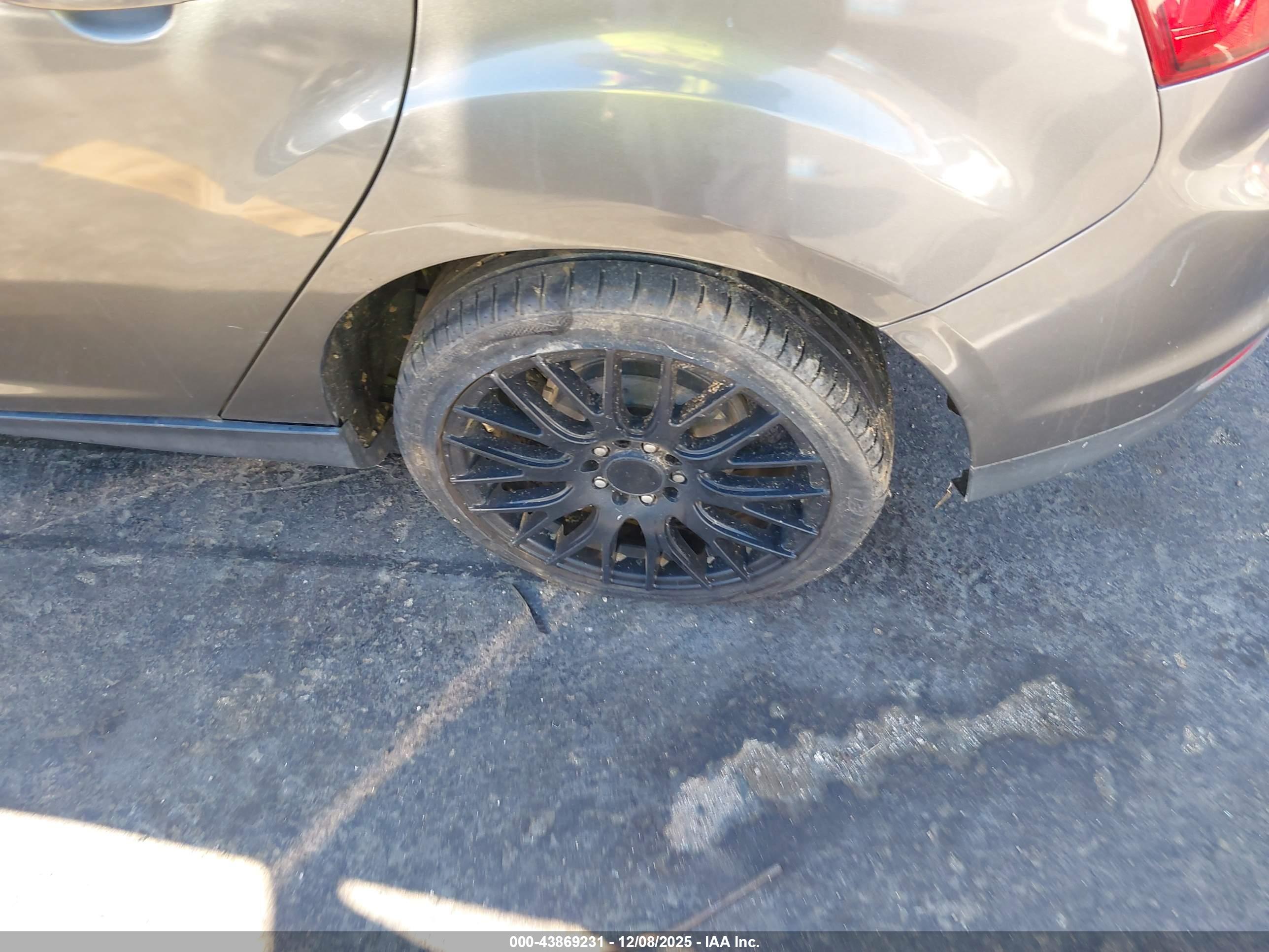 FORD FOCUS image 6