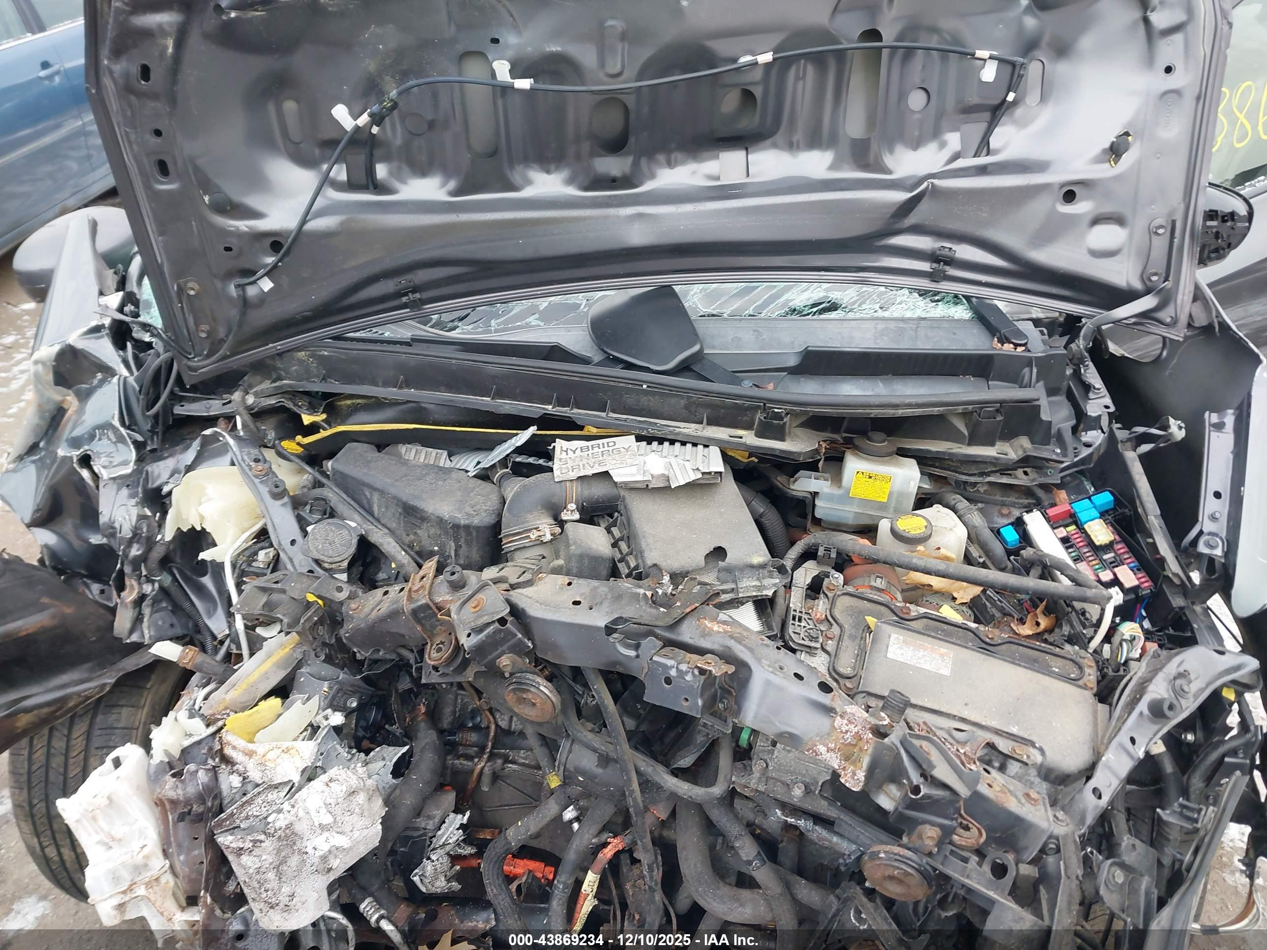 TOYOTA PRIUS image 10