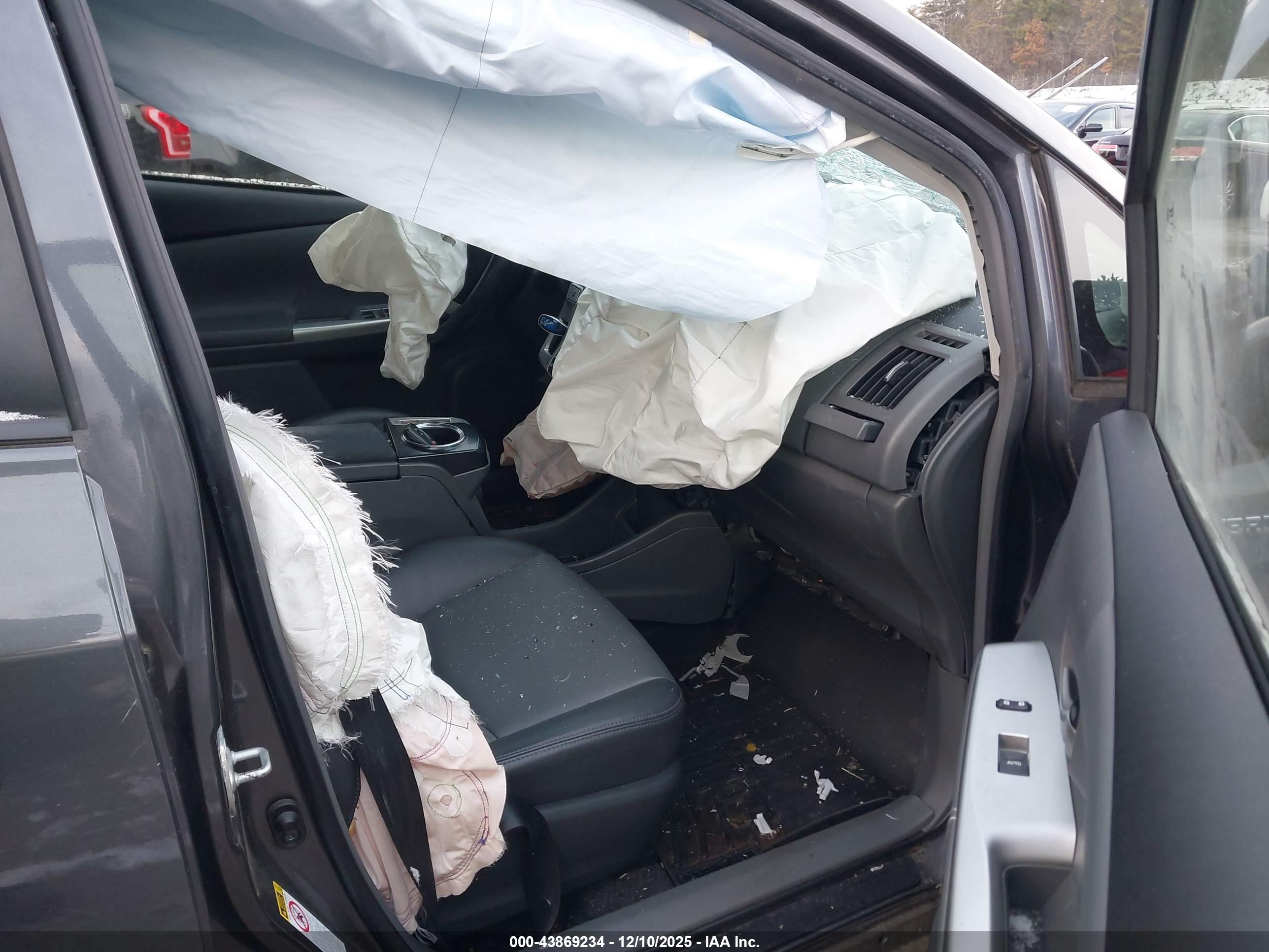 TOYOTA PRIUS image 5