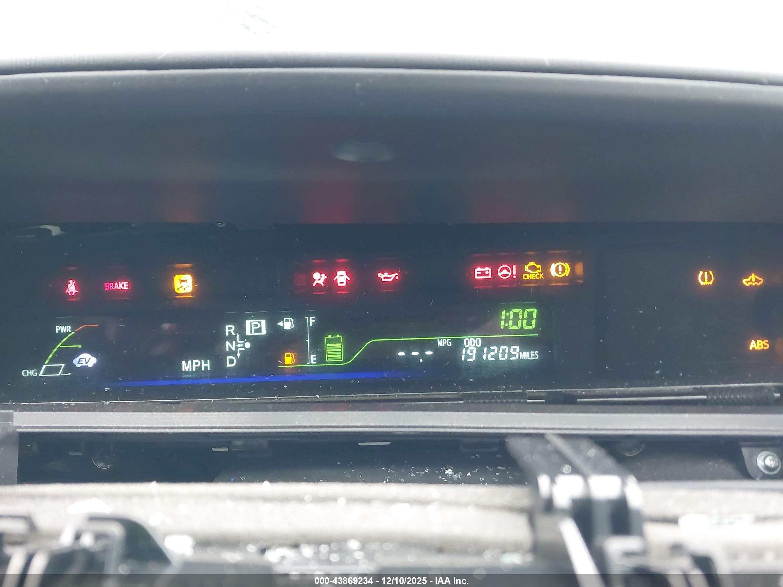 TOYOTA PRIUS image 7