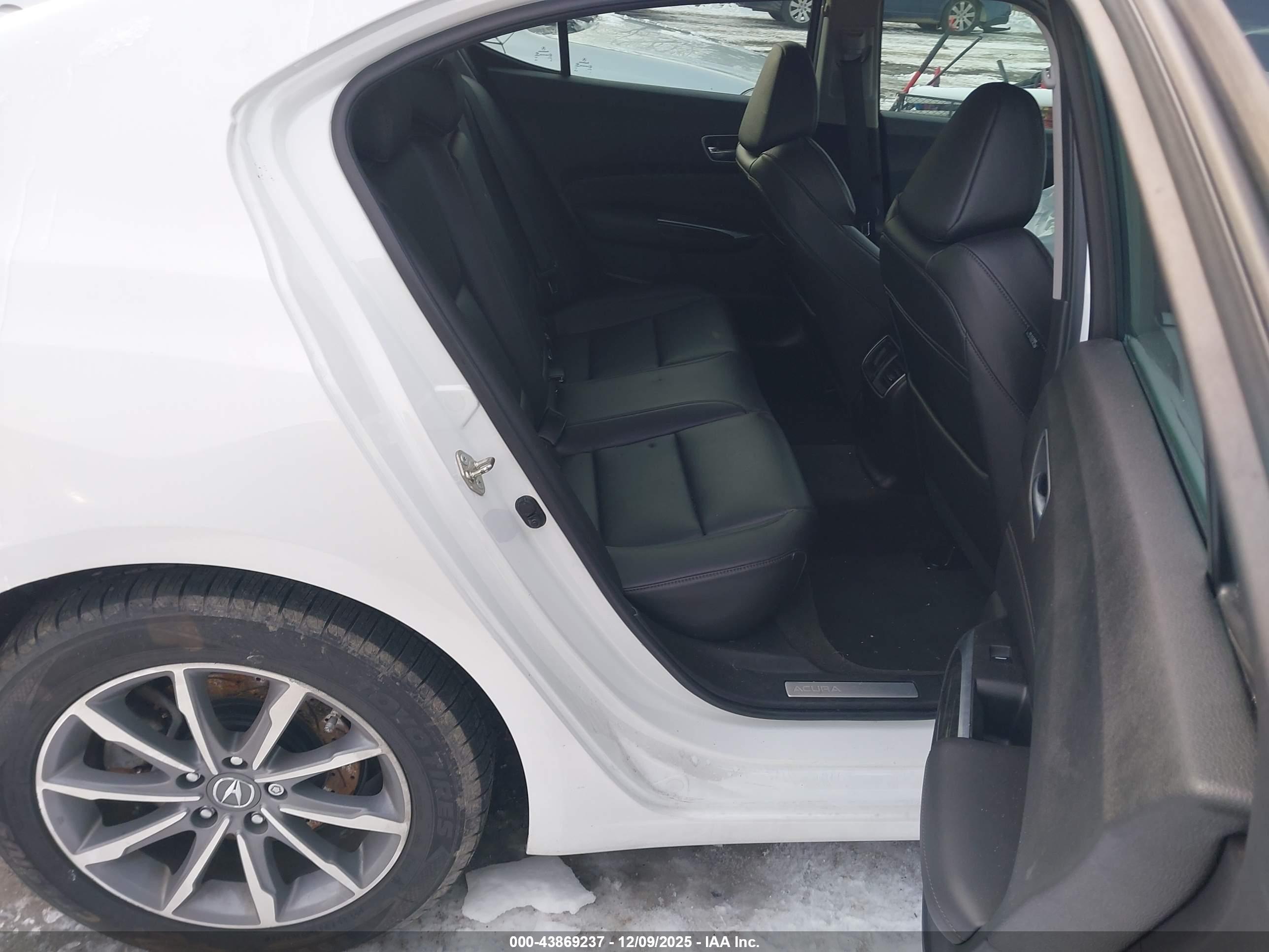 ACURA TLX image 8