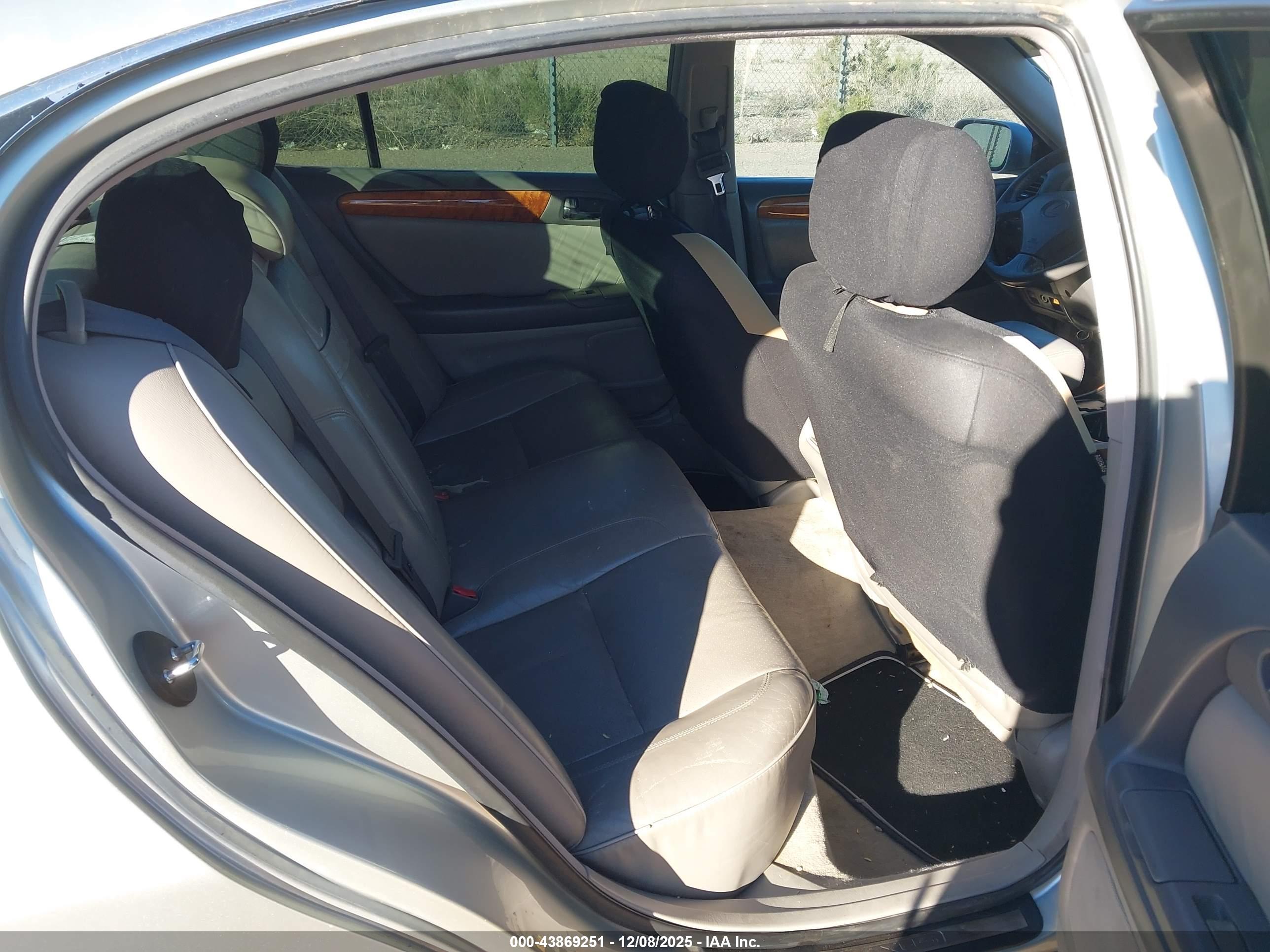 LEXUS GS image 8