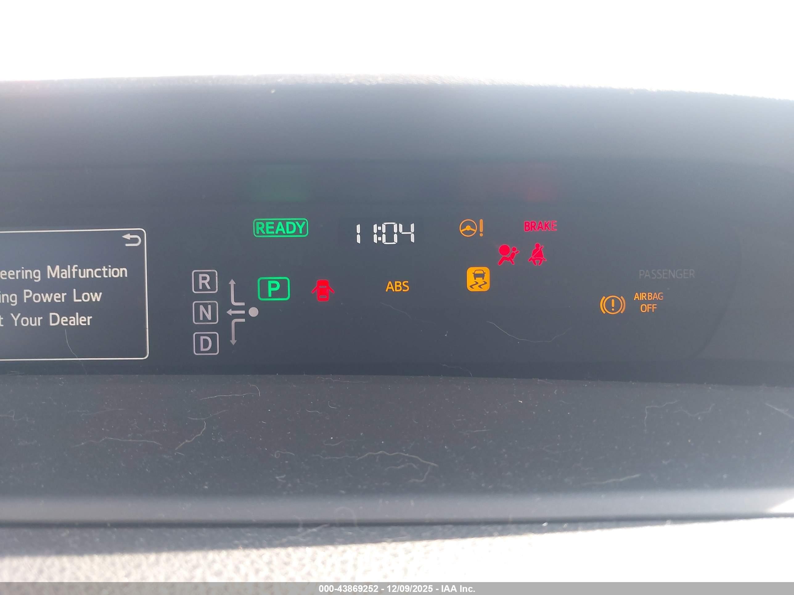 TOYOTA PRIUS image 7