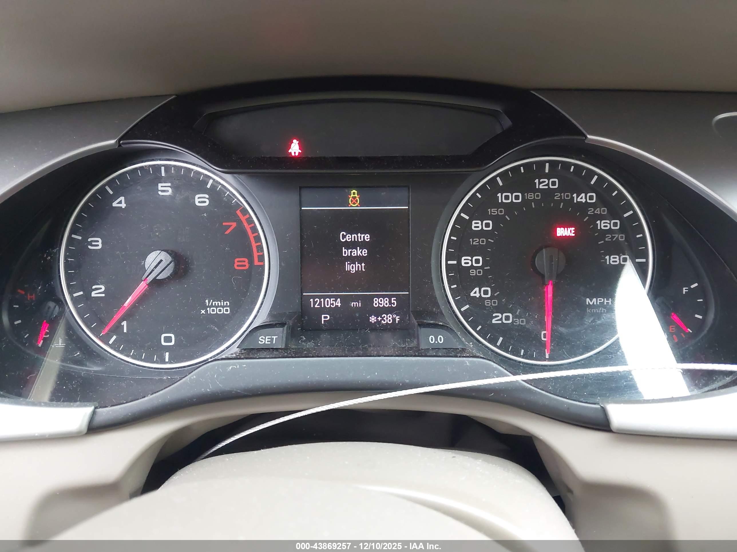 AUDI A4 image 7