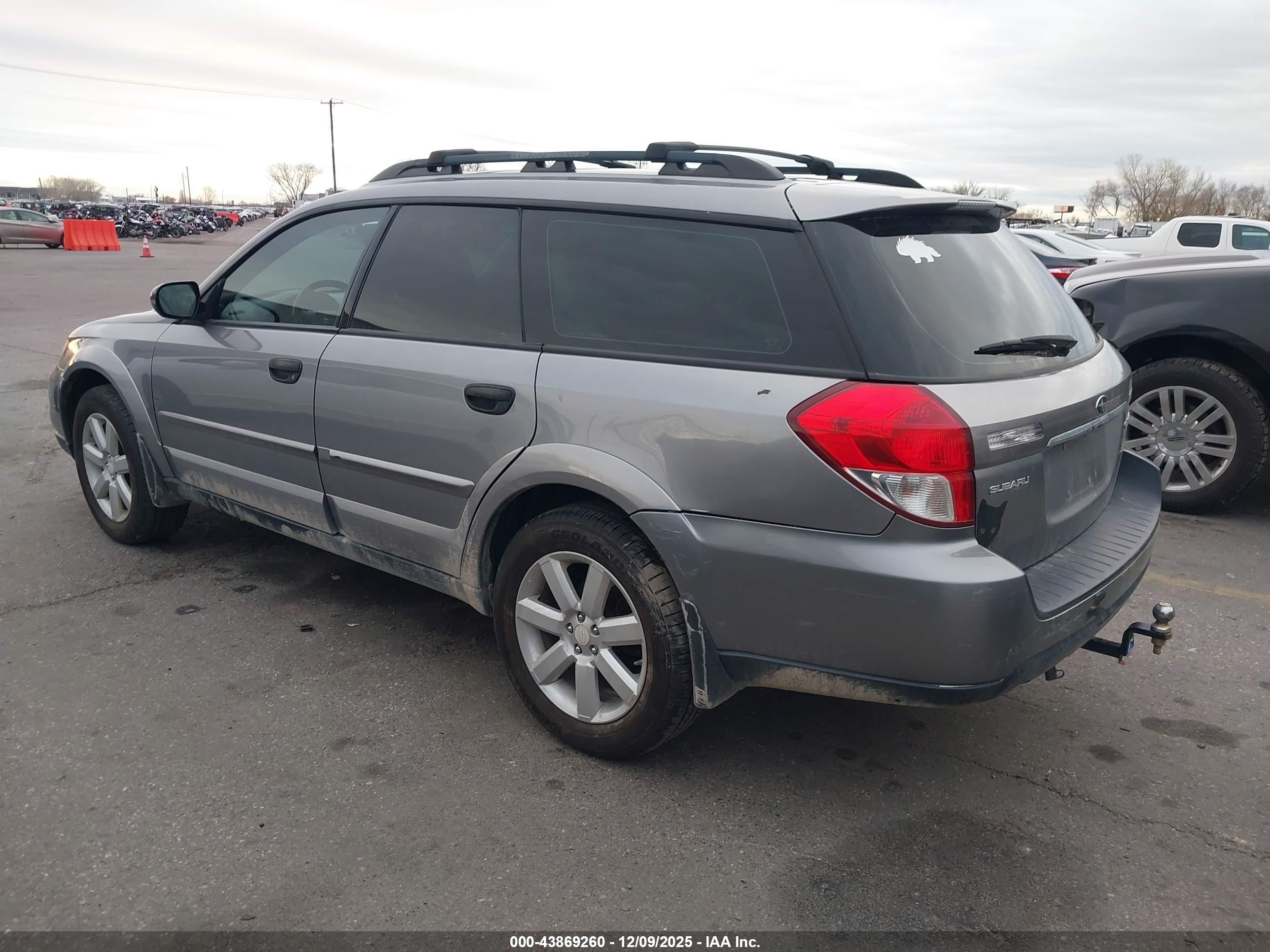 SUBARU OUTBACK image 3