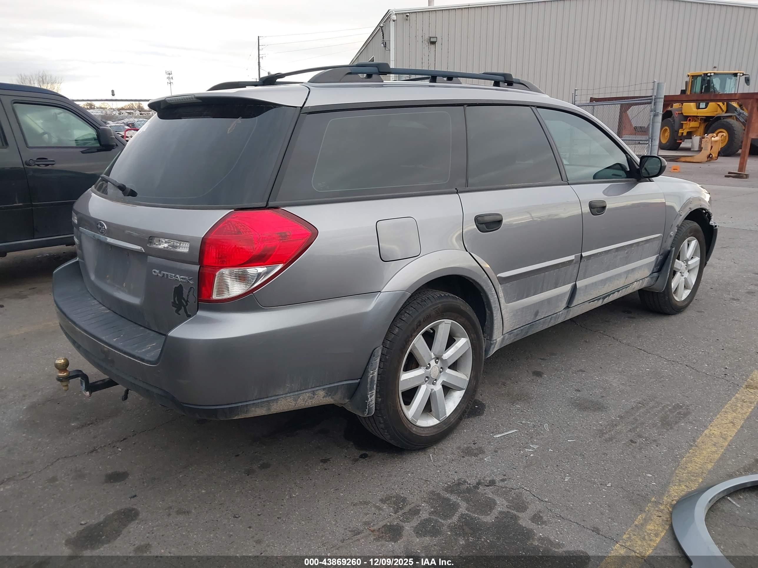 SUBARU OUTBACK image 4