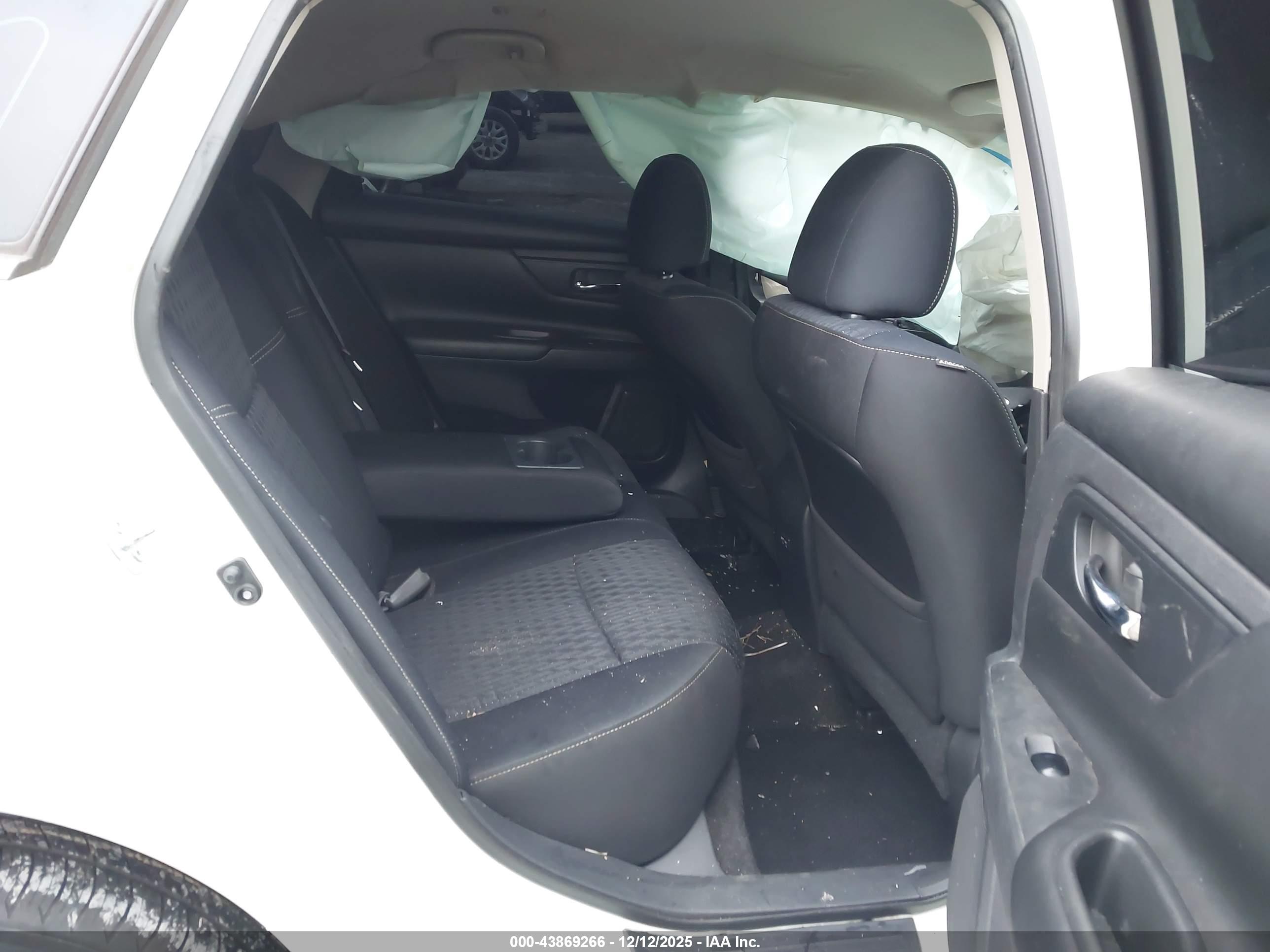 NISSAN ALTIMA image 8