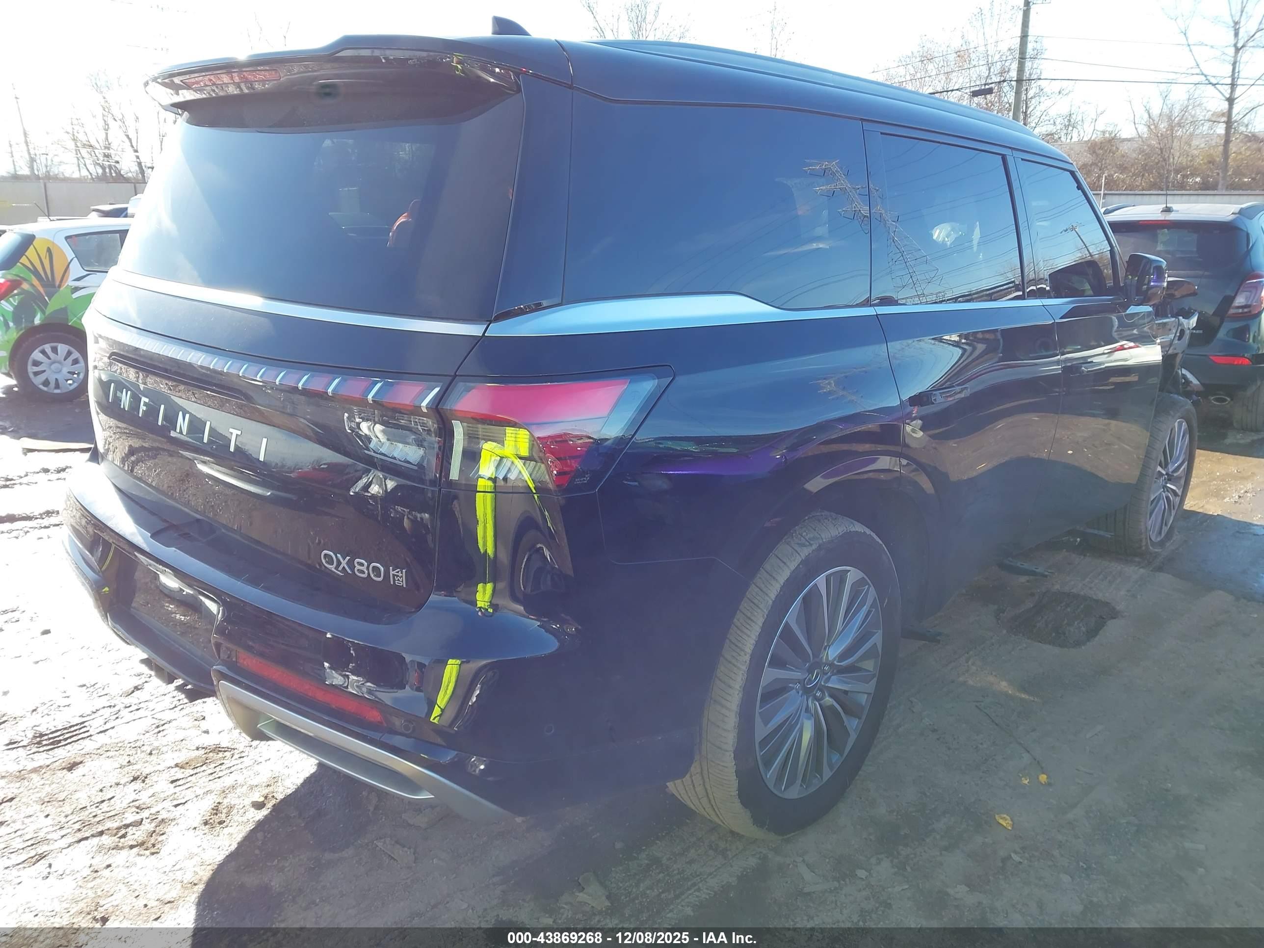 INFINITI QX80 image 4