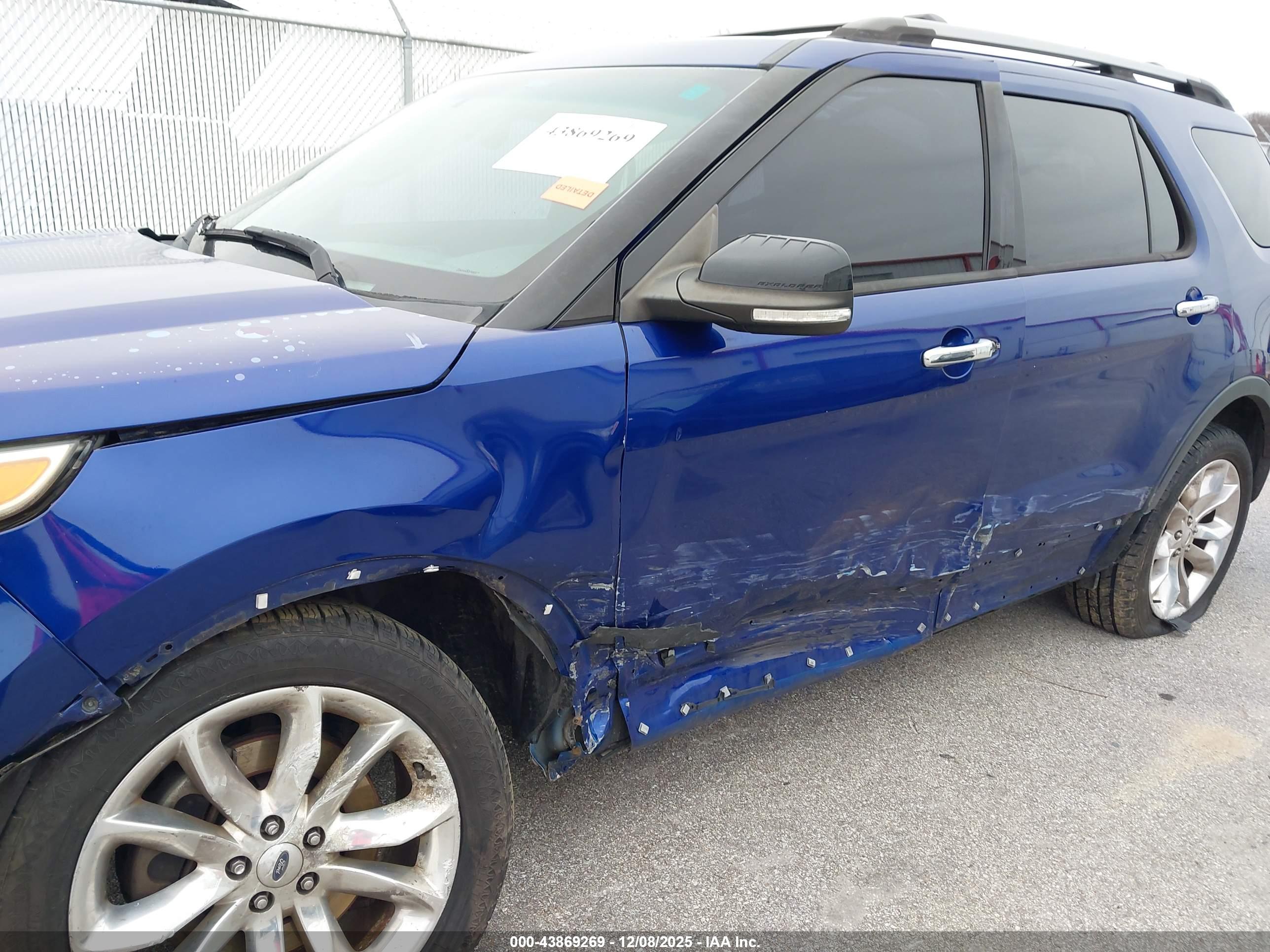 FORD EXPLORER image 6