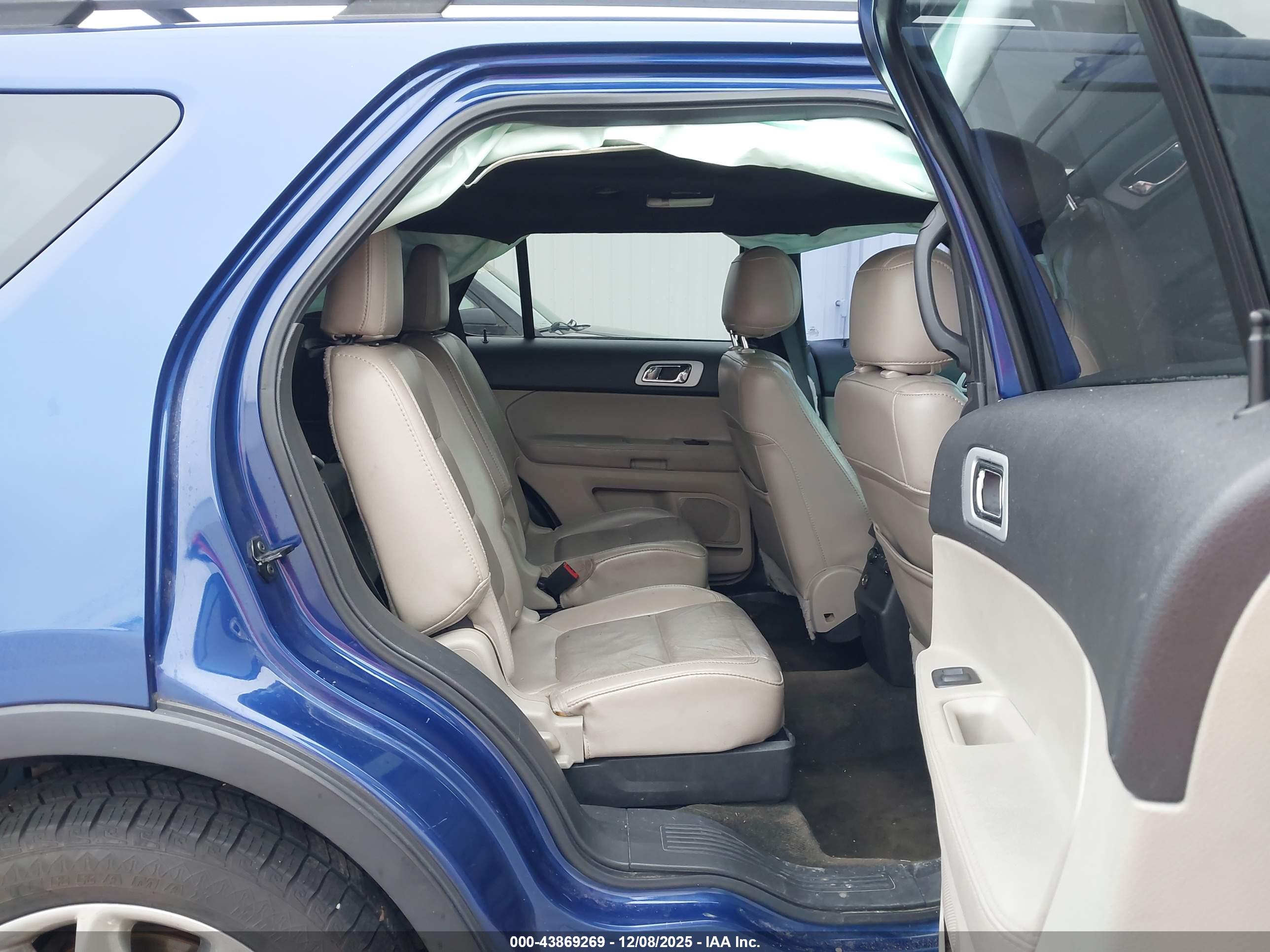 FORD EXPLORER image 8