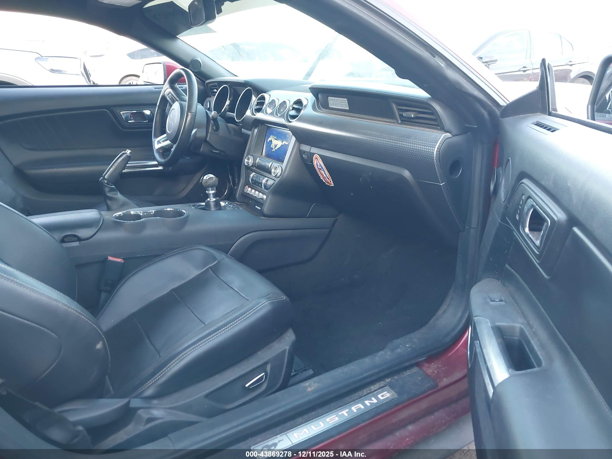 FORD MUSTANG image 5