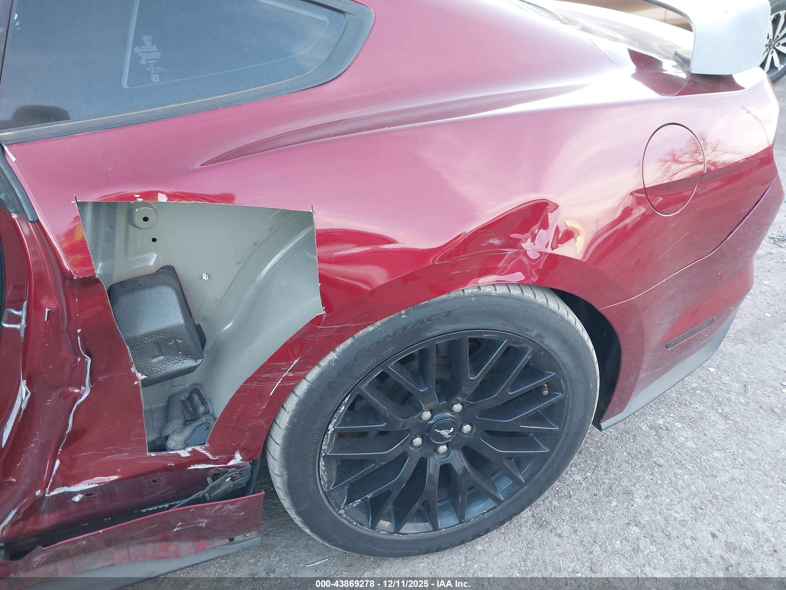 FORD MUSTANG image 6