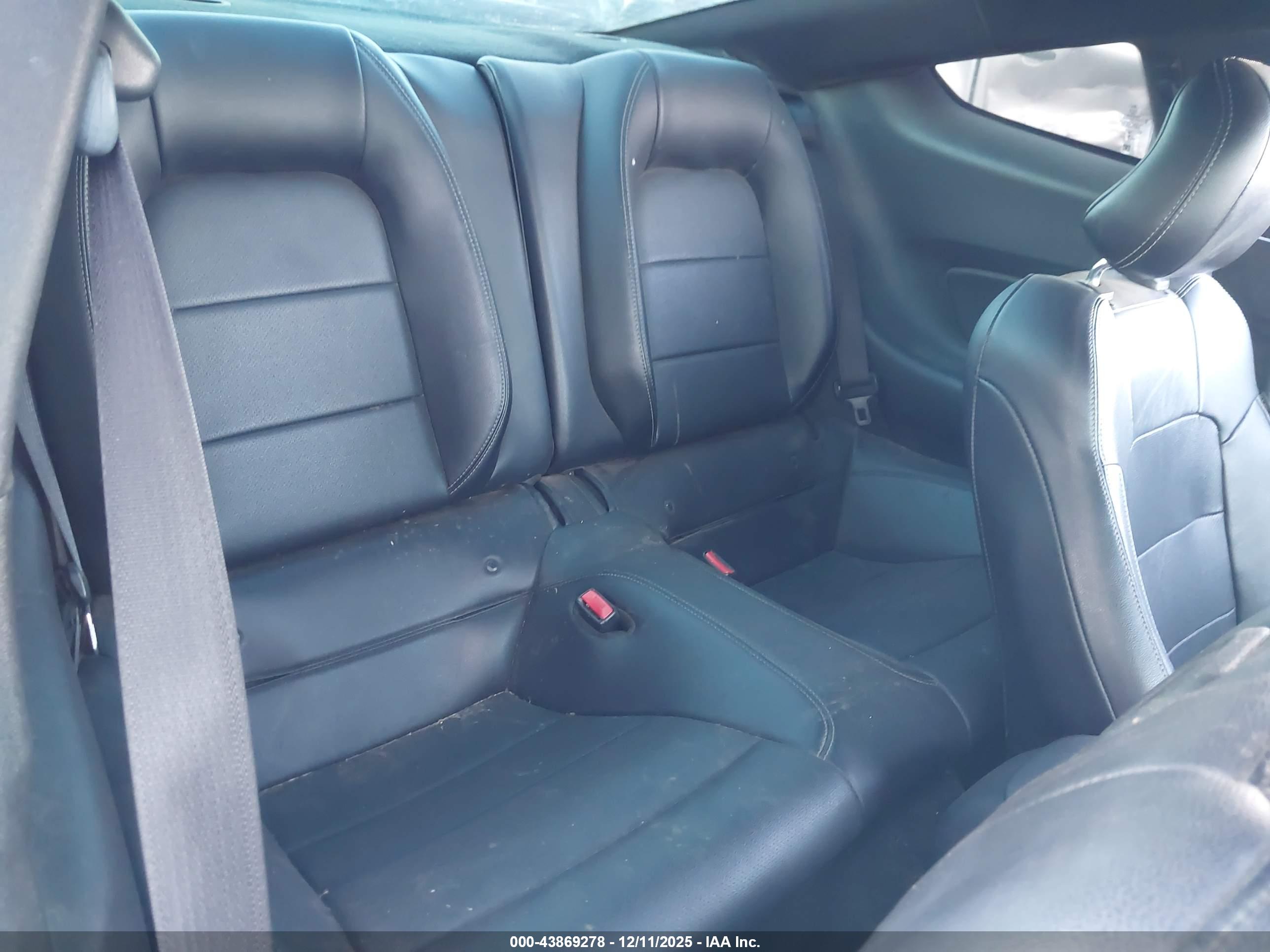 FORD MUSTANG image 8