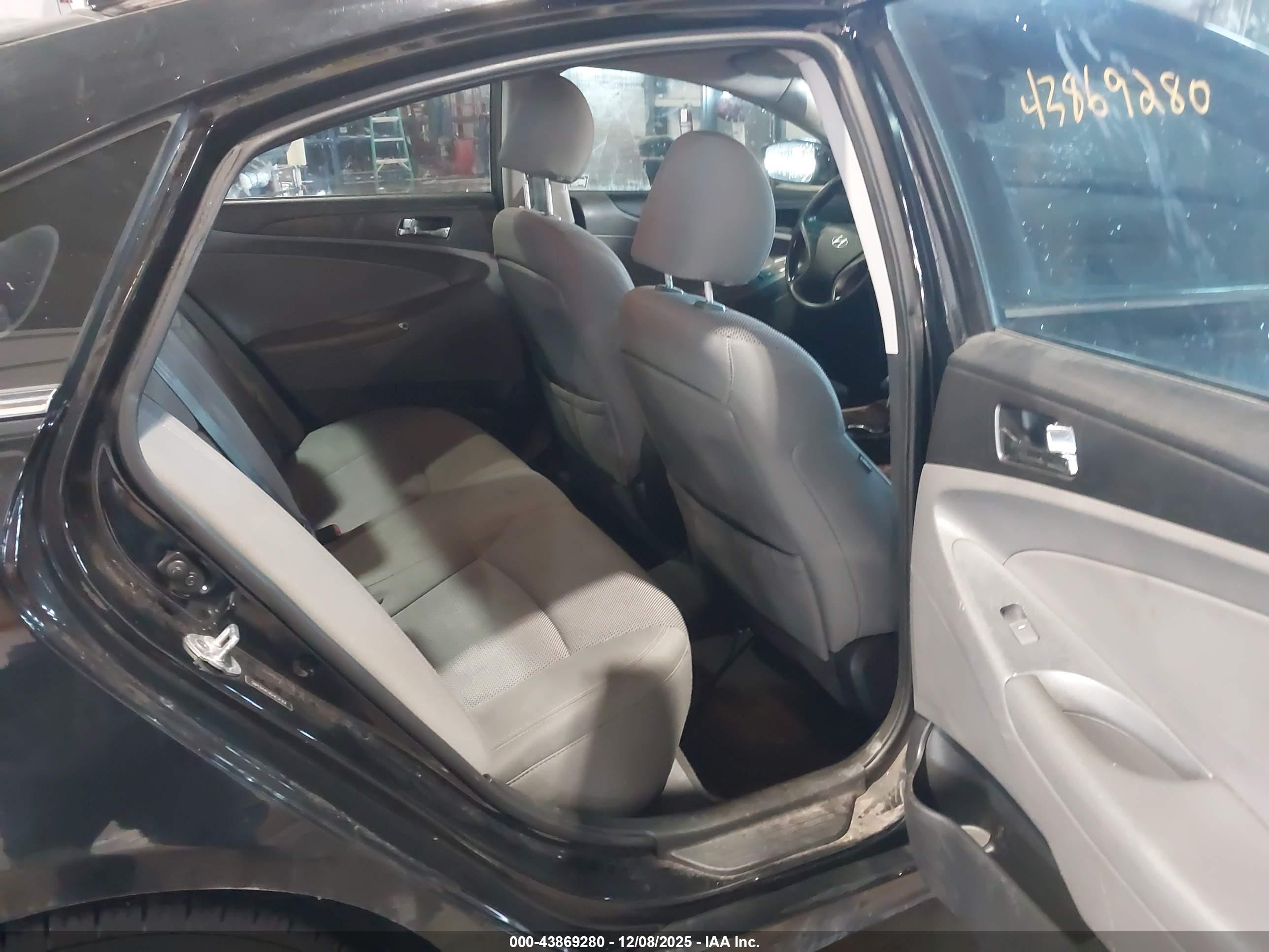 HYUNDAI SONATA image 8