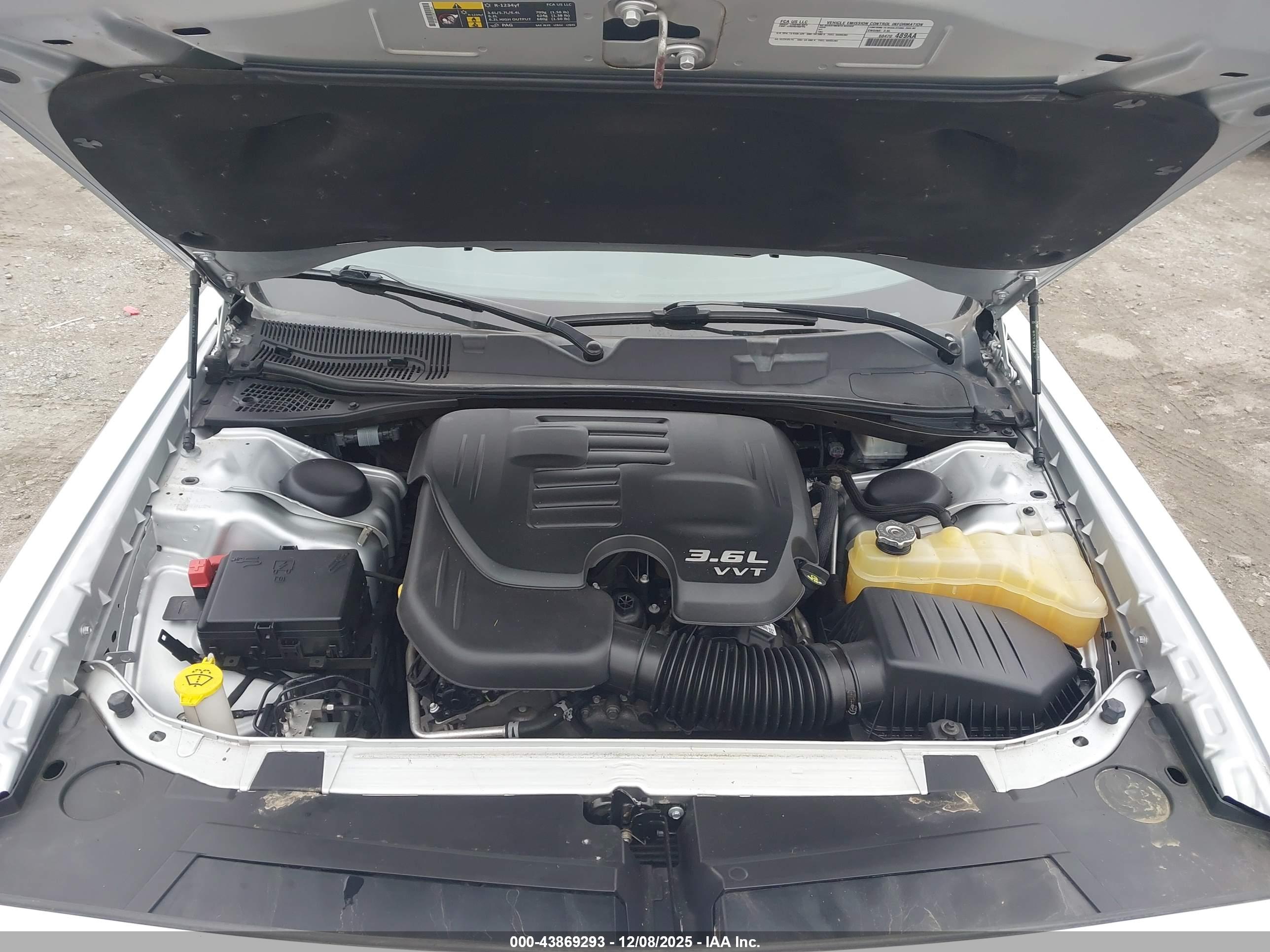 DODGE CHALLENGER image 10