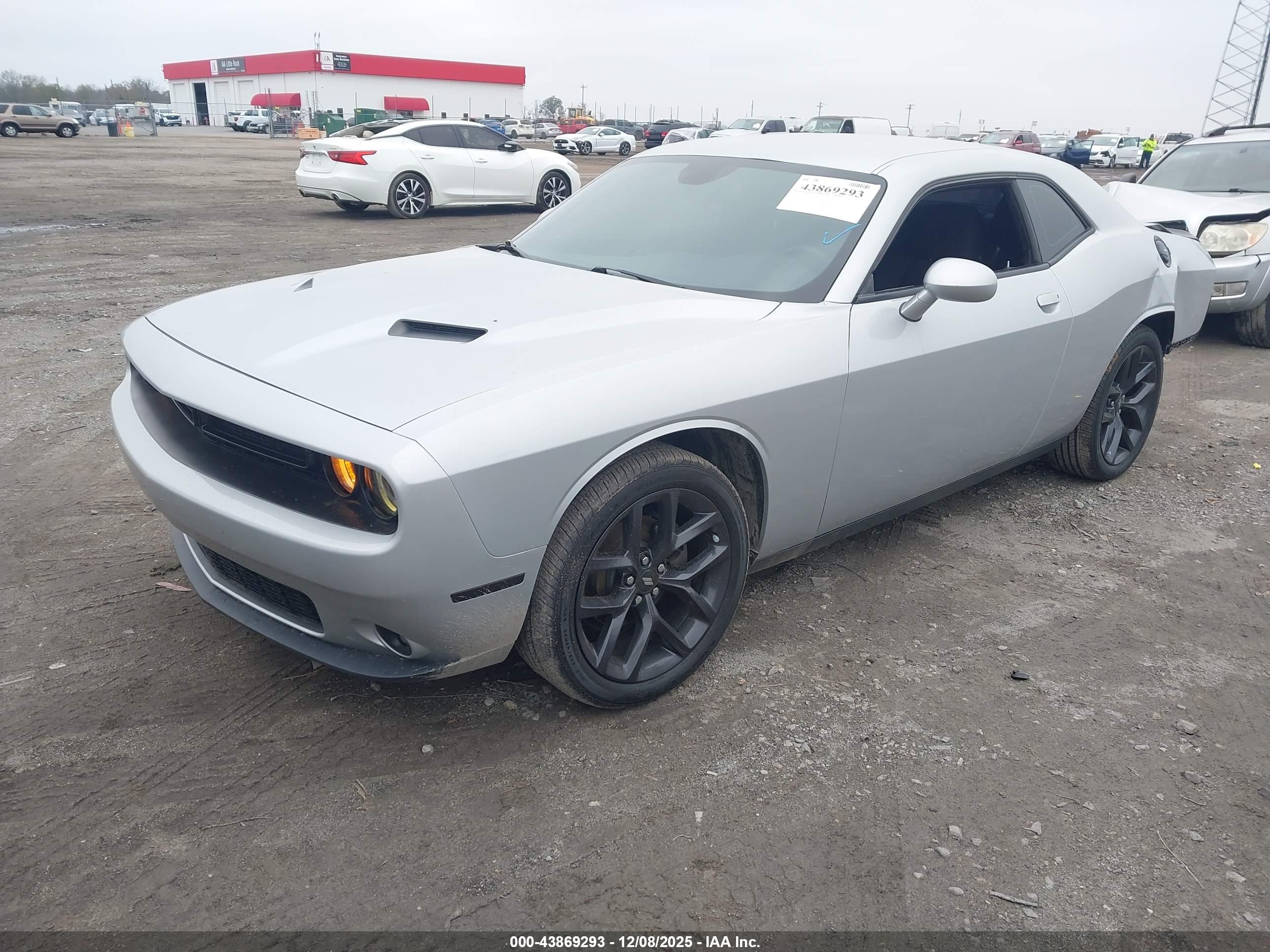 DODGE CHALLENGER image 2