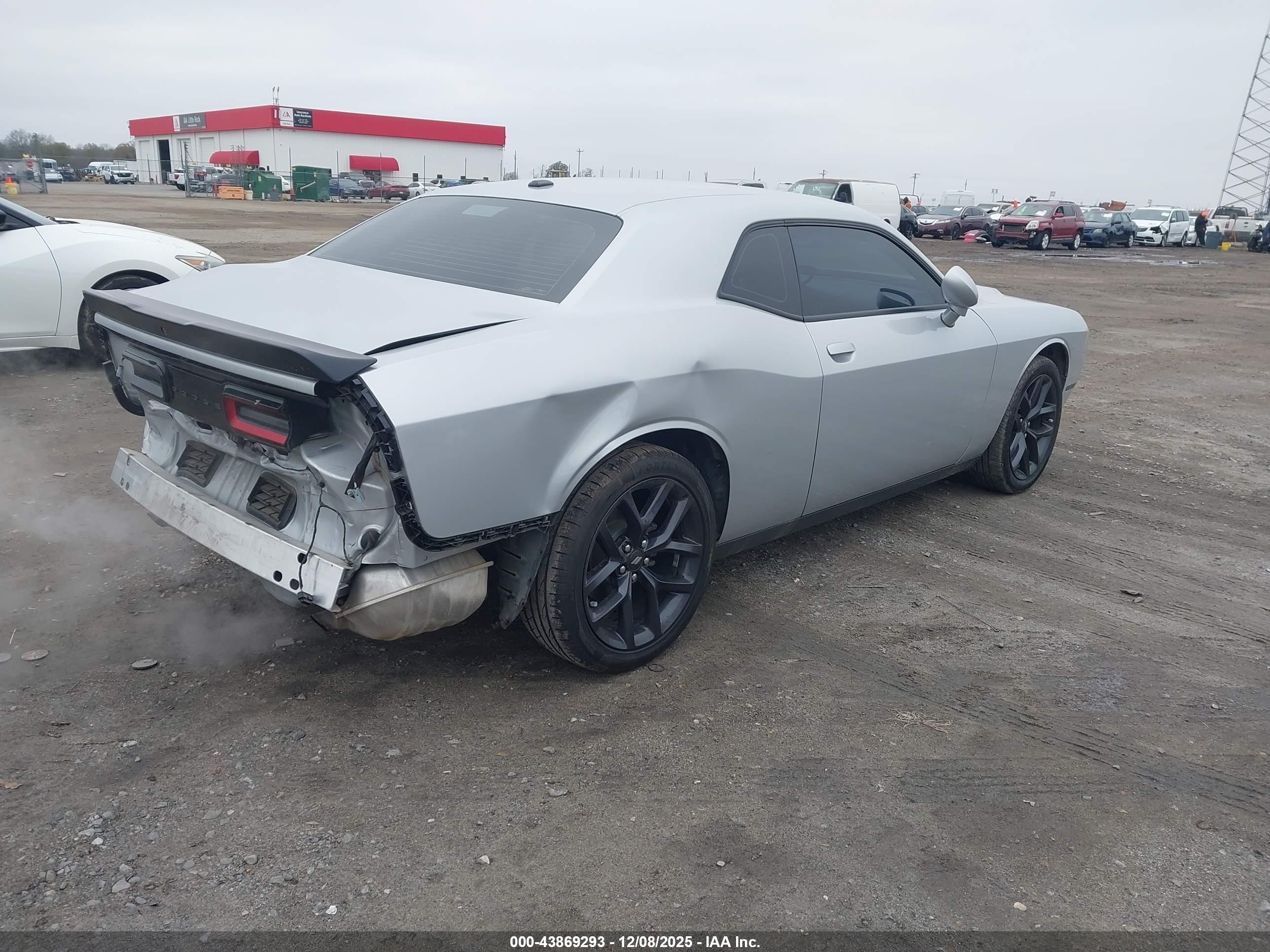 DODGE CHALLENGER image 4