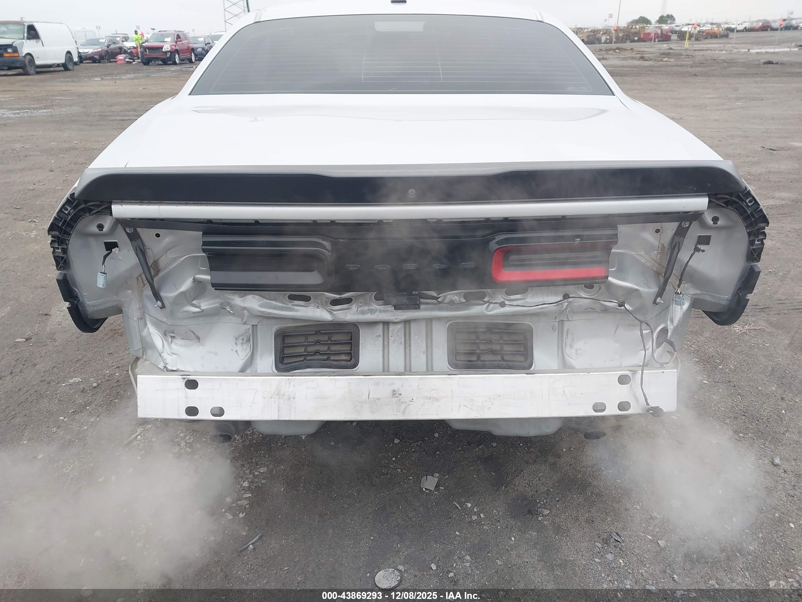 DODGE CHALLENGER image 6