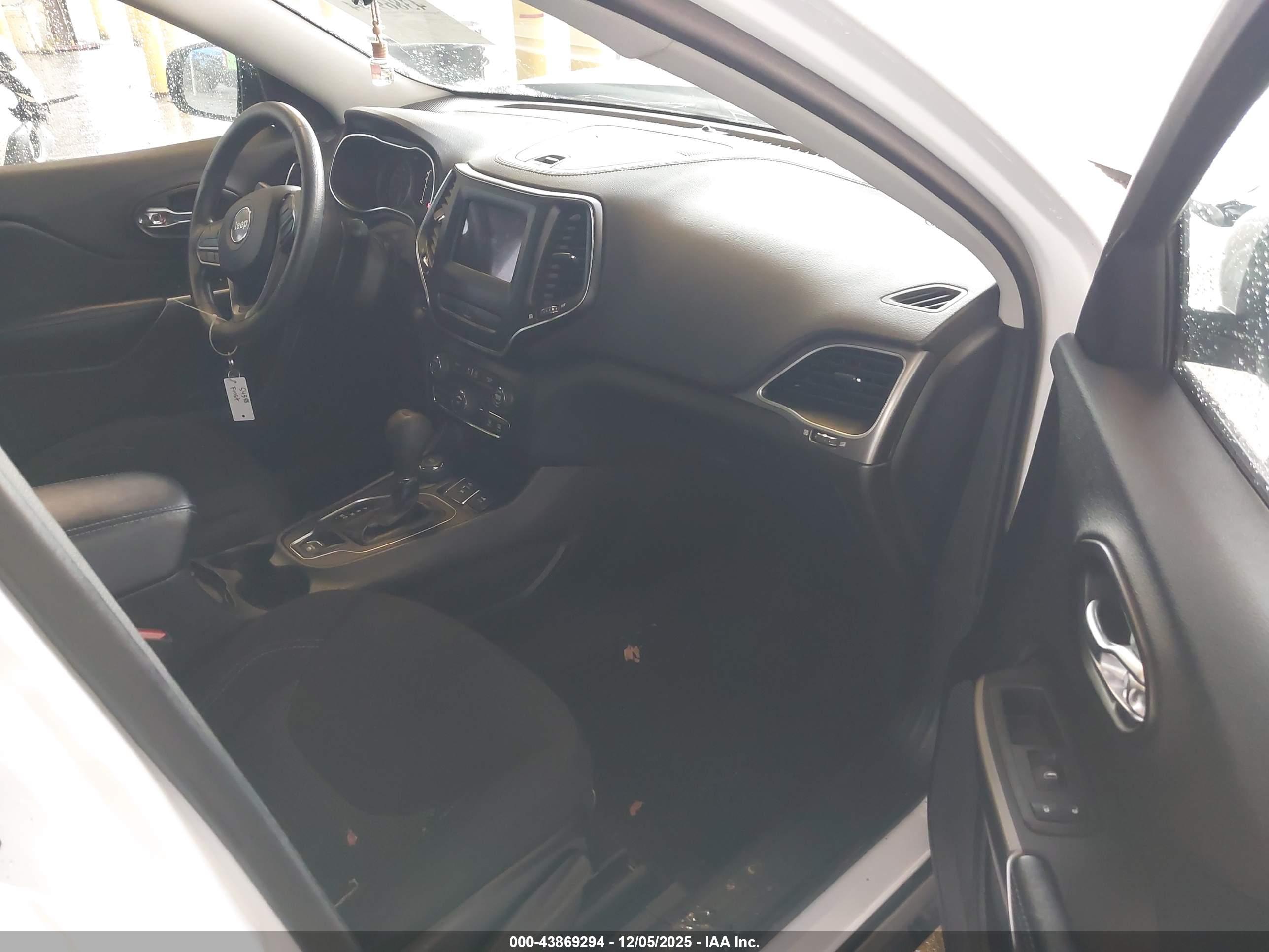 JEEP CHEROKEE image 5