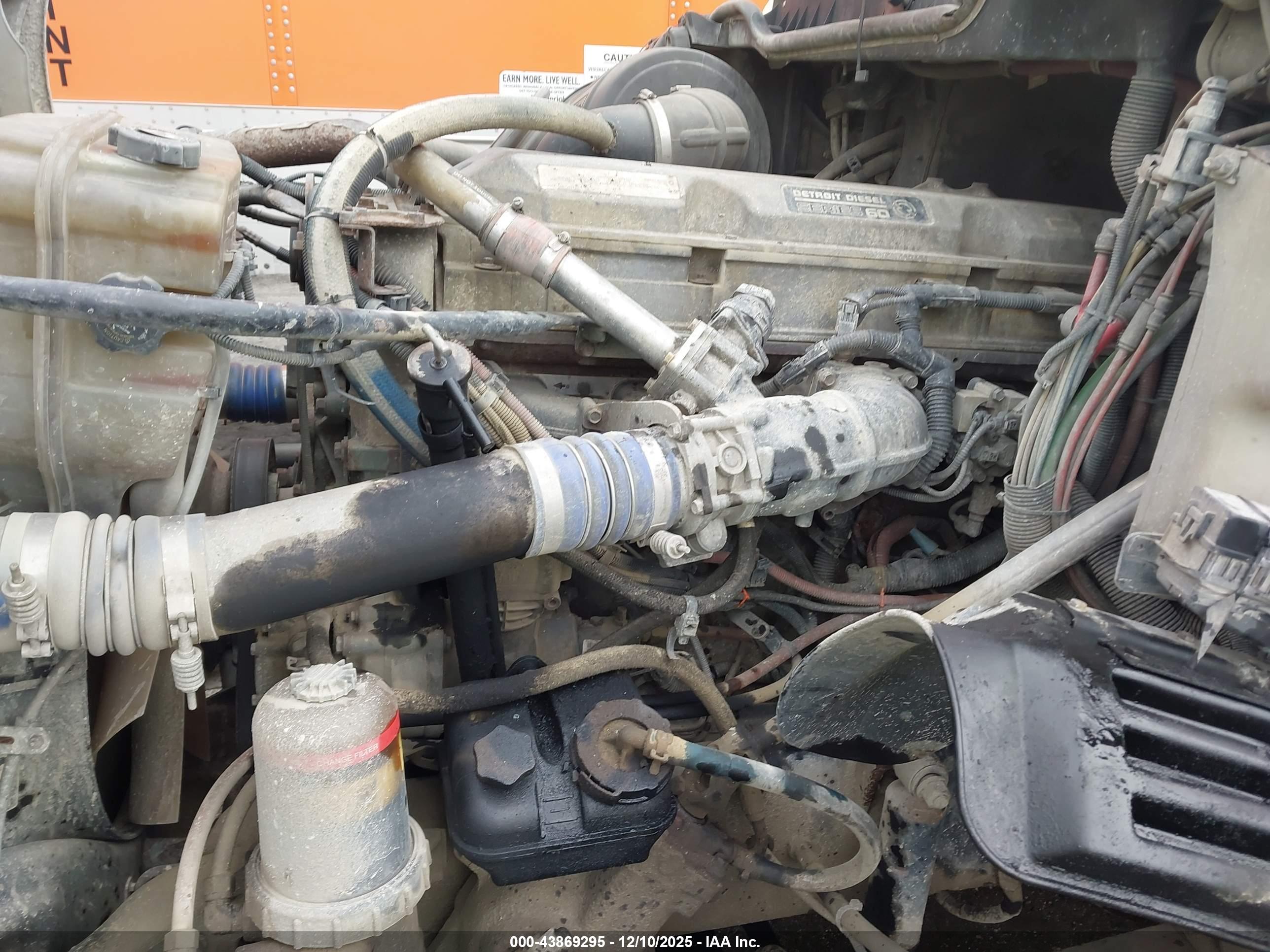 FREIGHTLINER CONVENTIONAL image 10