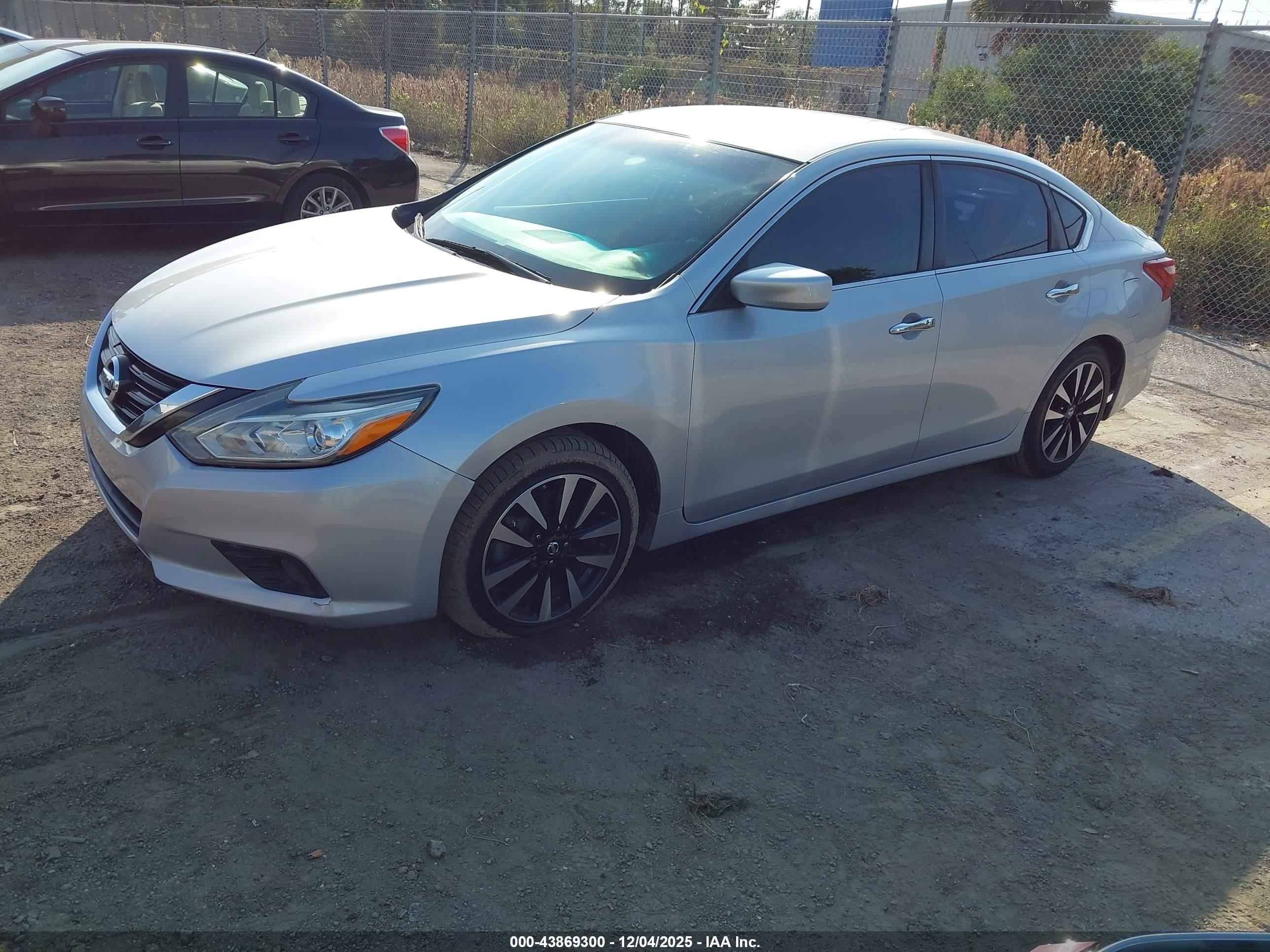 NISSAN ALTIMA image 2