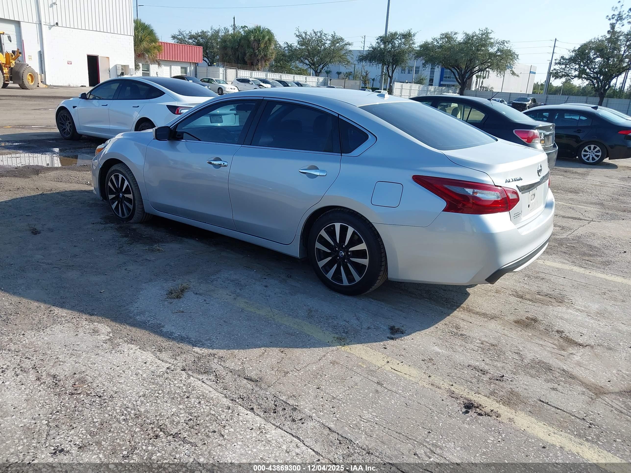 NISSAN ALTIMA image 3