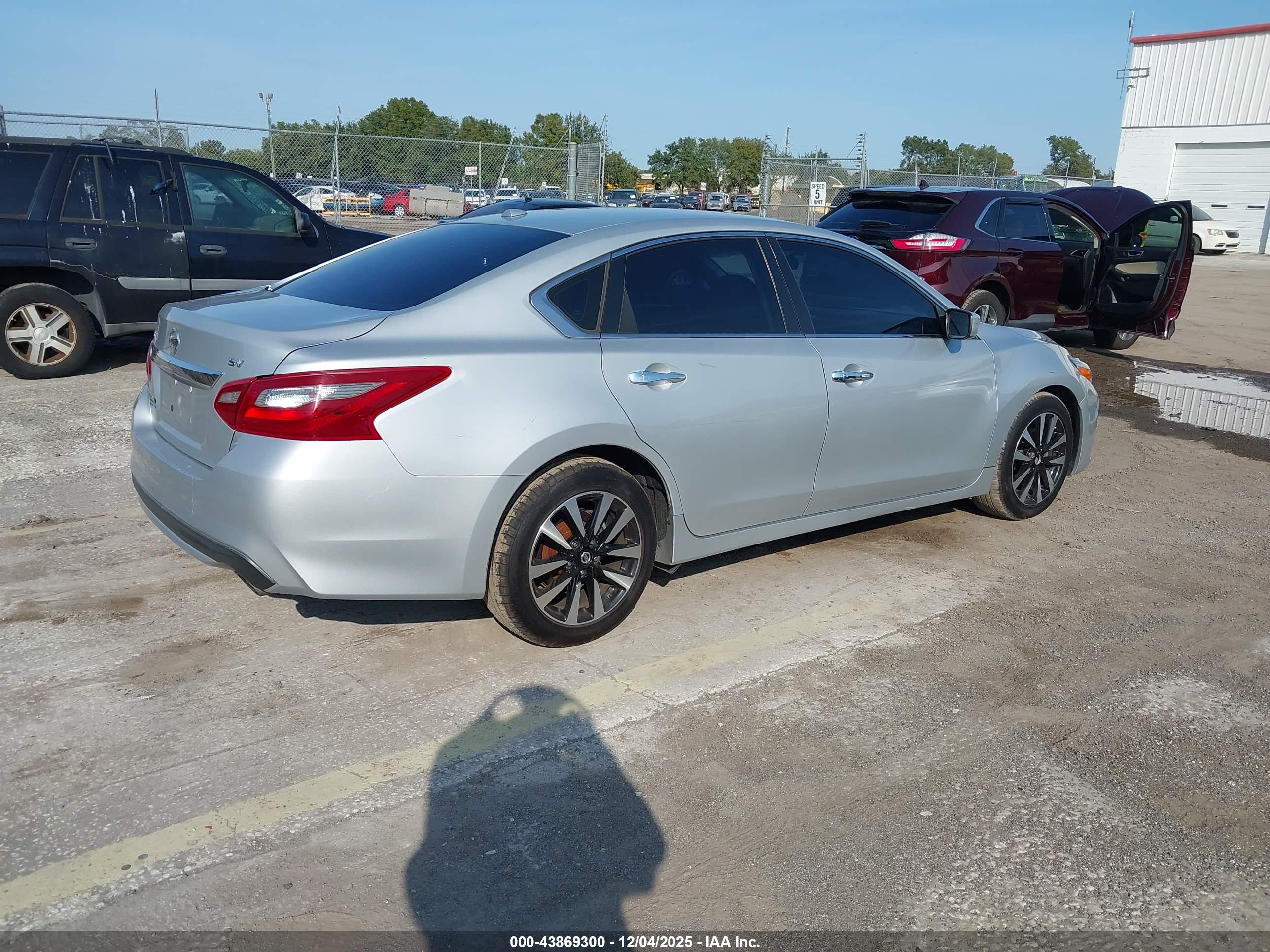 NISSAN ALTIMA image 4