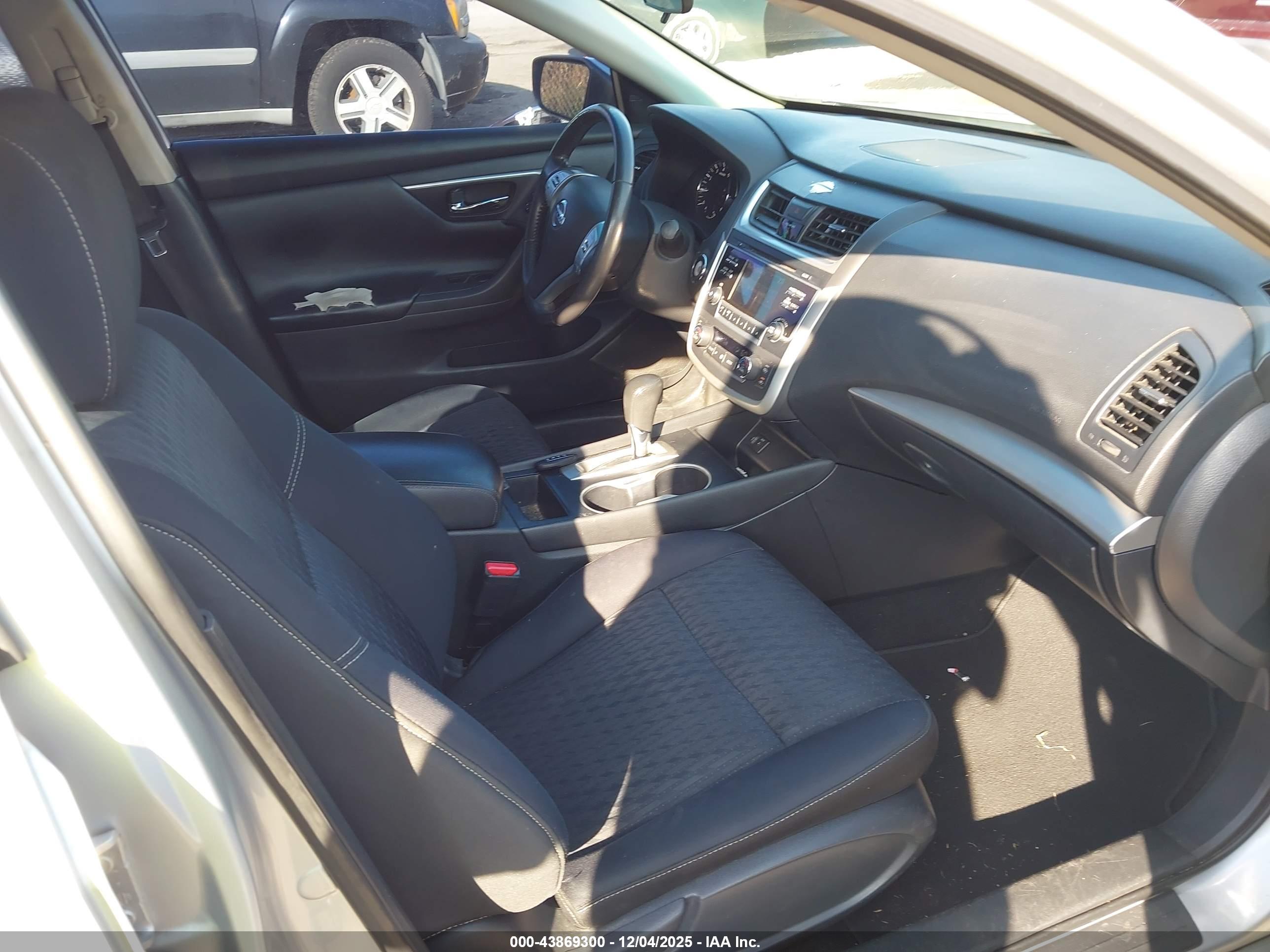 NISSAN ALTIMA image 5