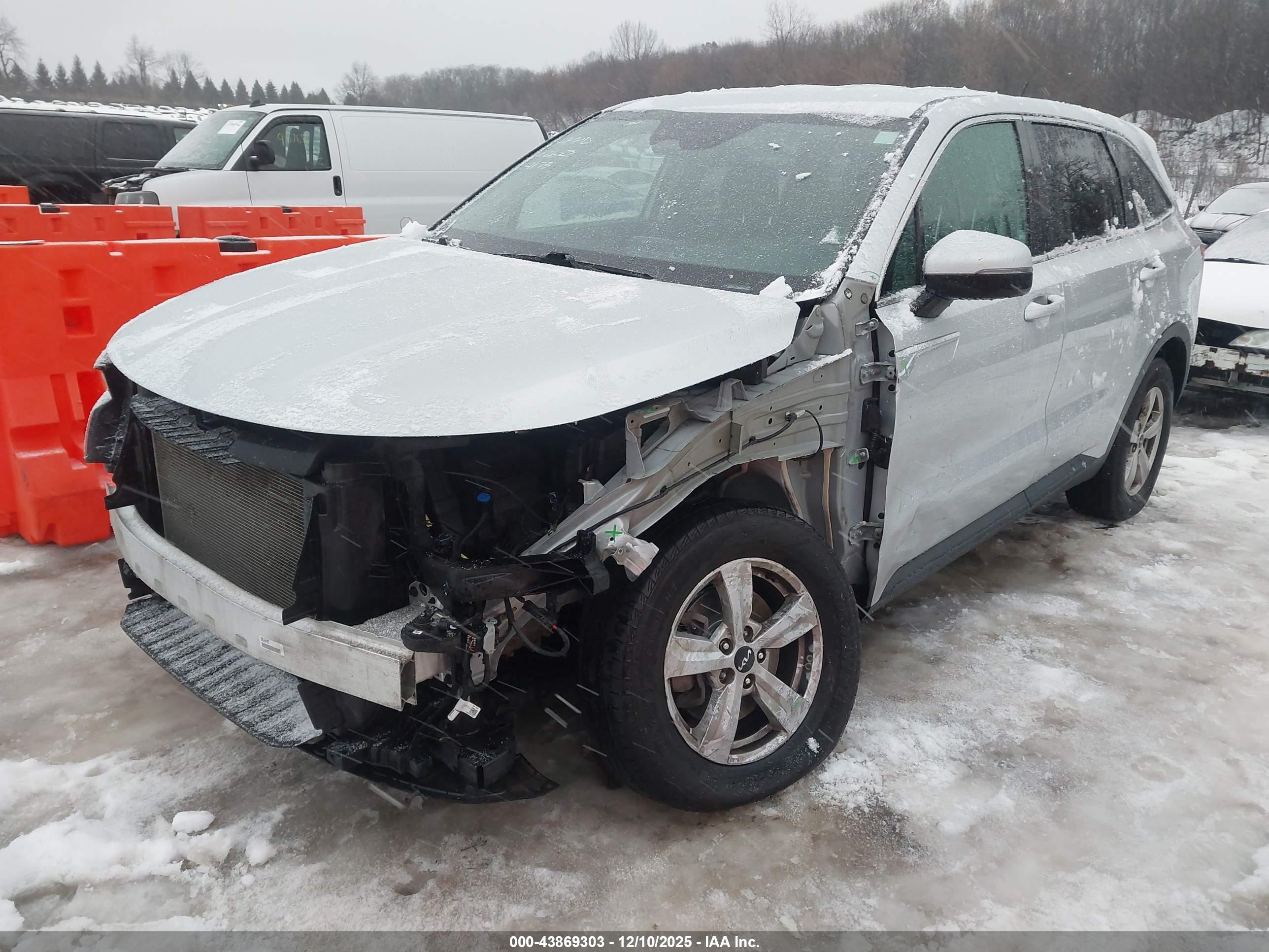 KIA SORENTO image 2