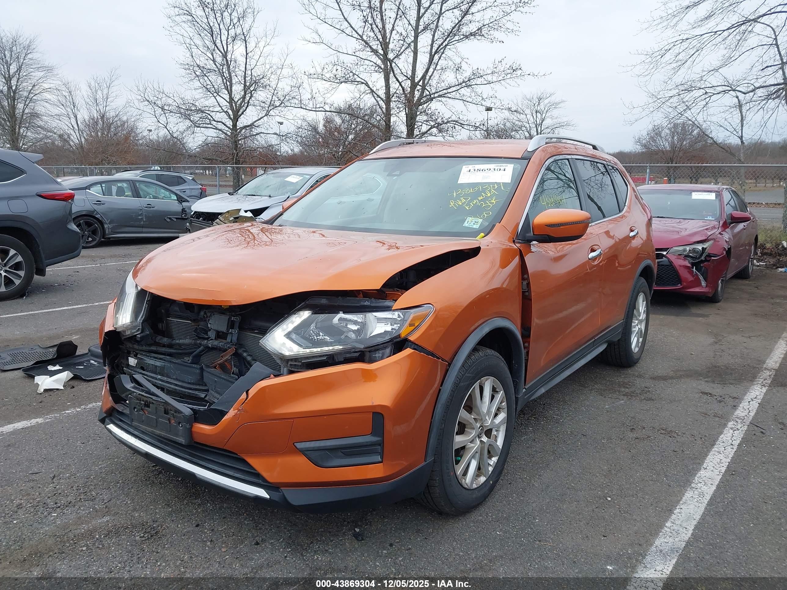 NISSAN ROGUE image 2