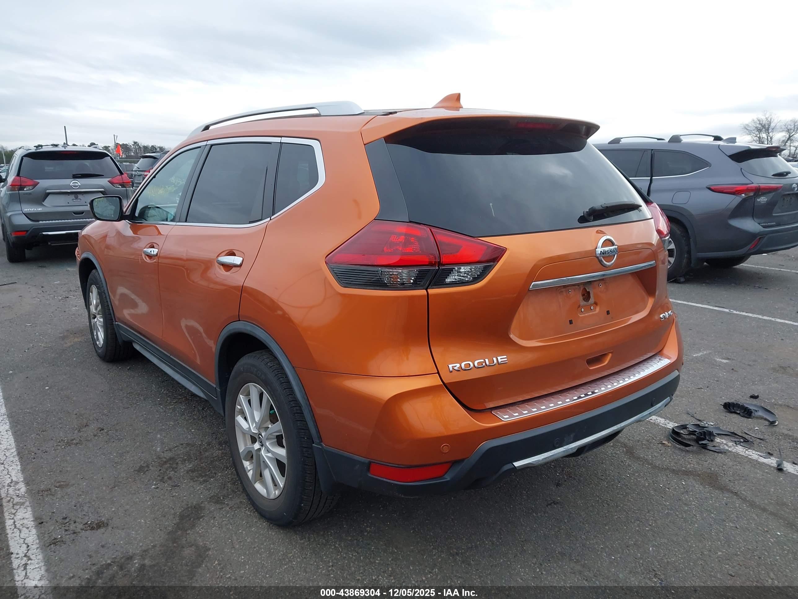 NISSAN ROGUE image 3