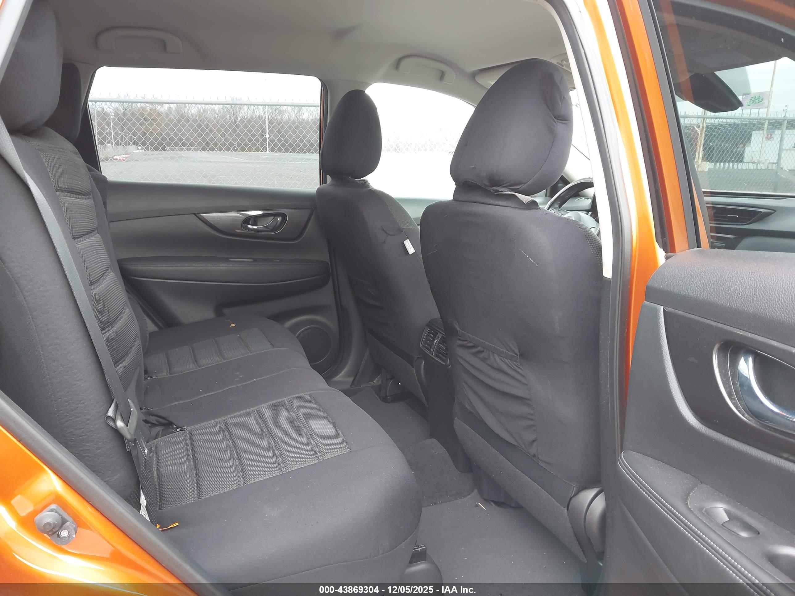 NISSAN ROGUE image 8