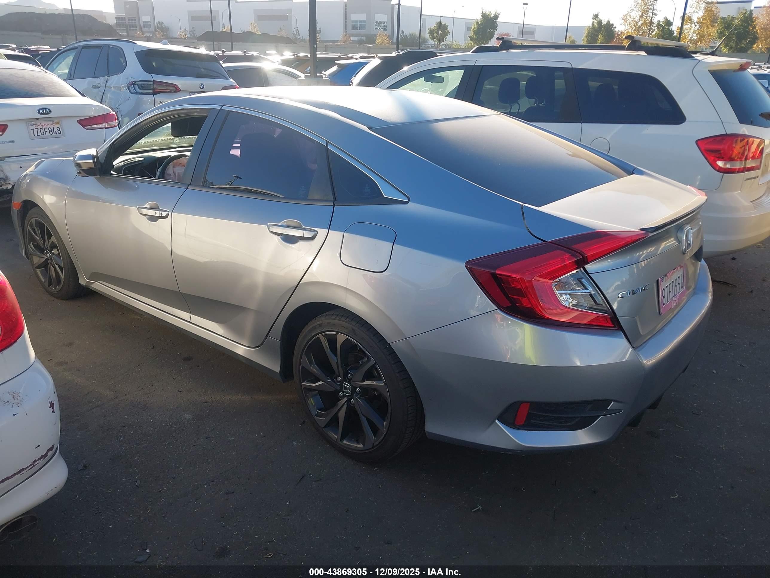 HONDA CIVIC image 3