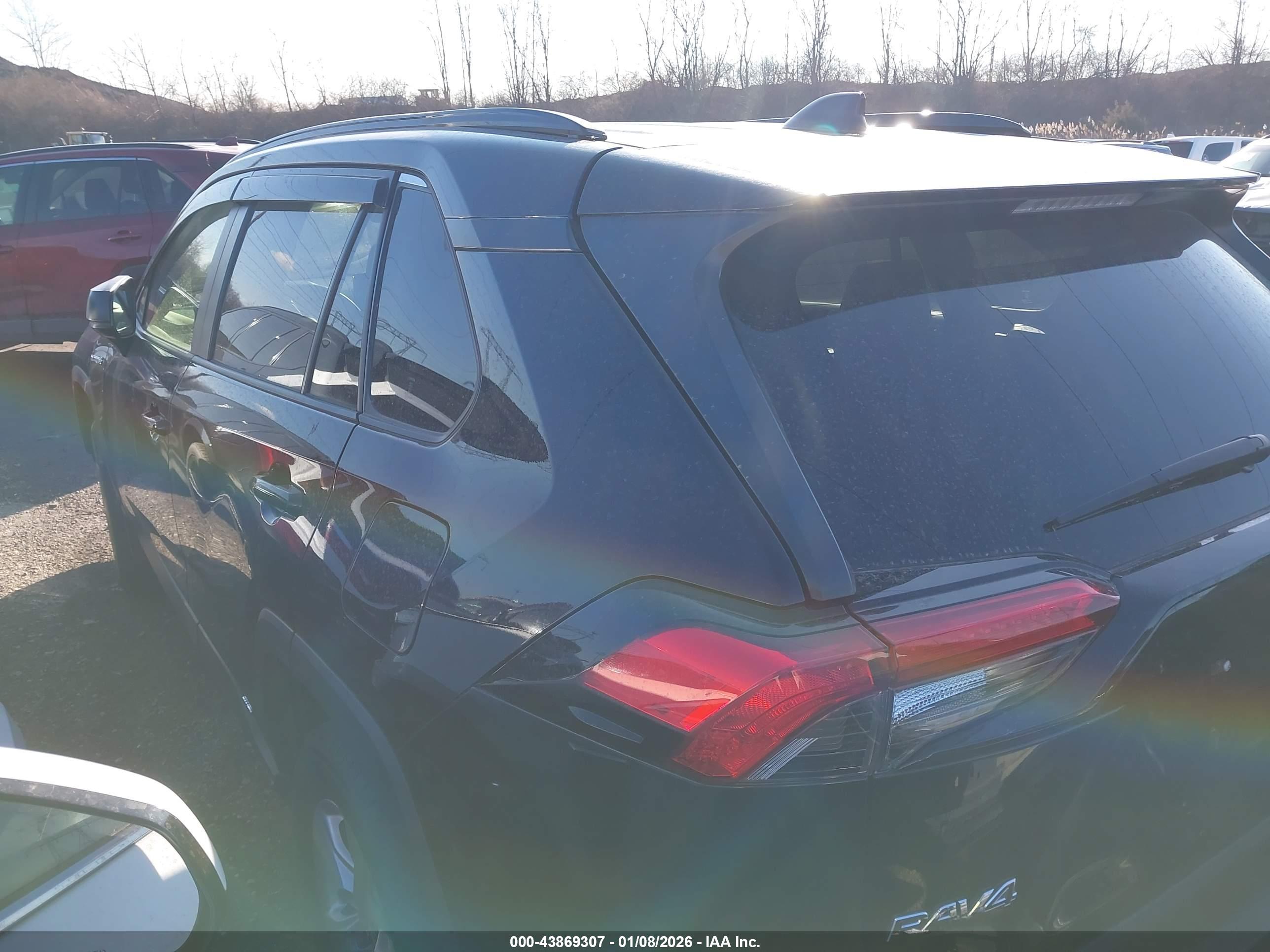 TOYOTA RAV4 image 3