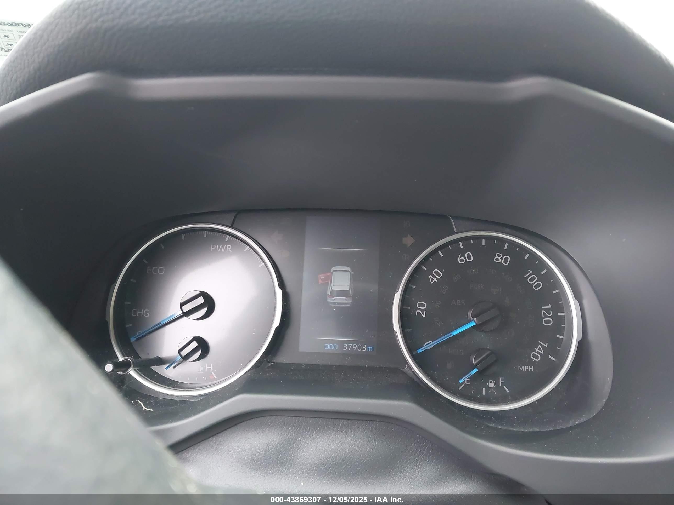 TOYOTA RAV4 image 7