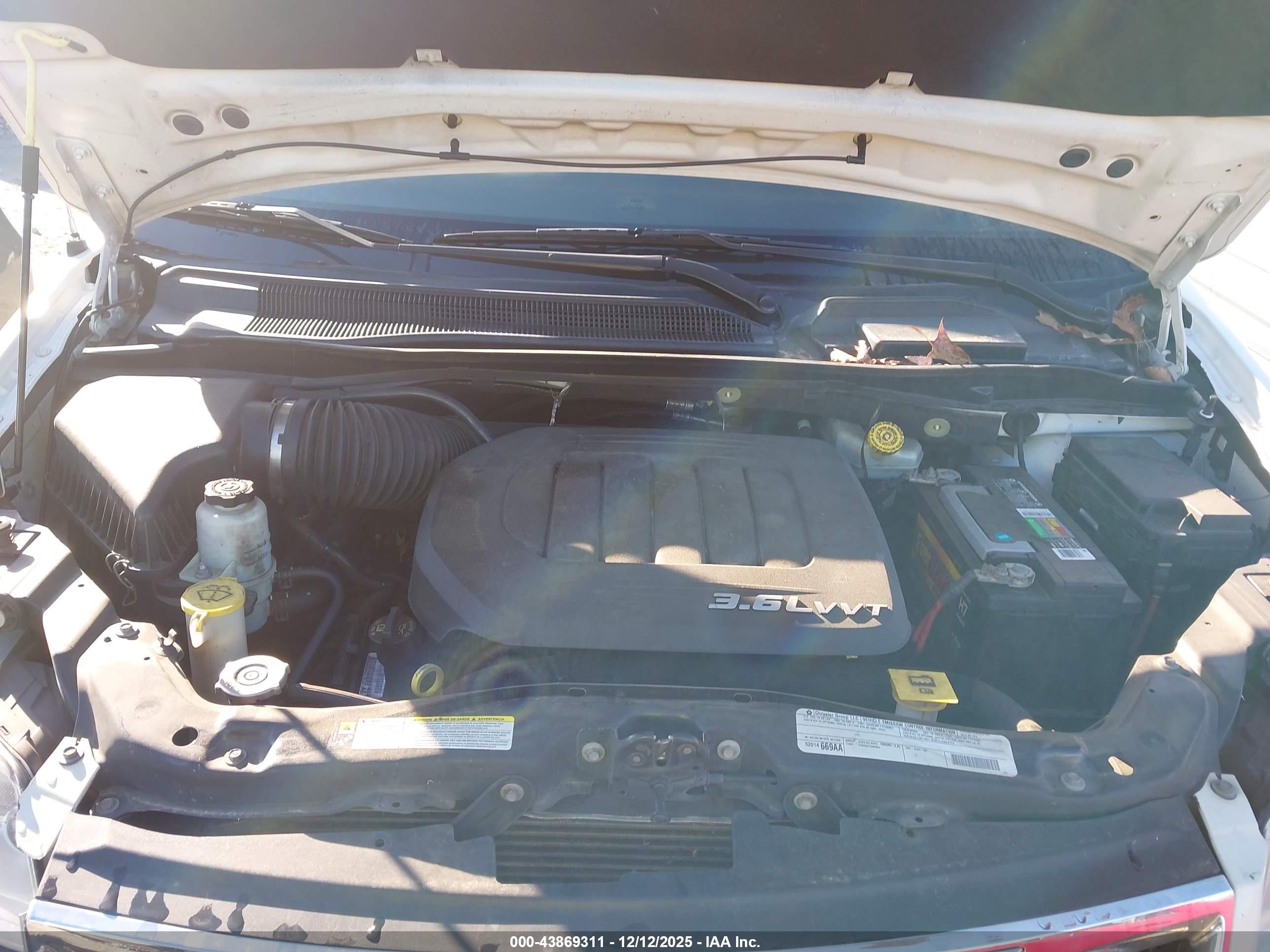 CHRYSLER TOWN image 10